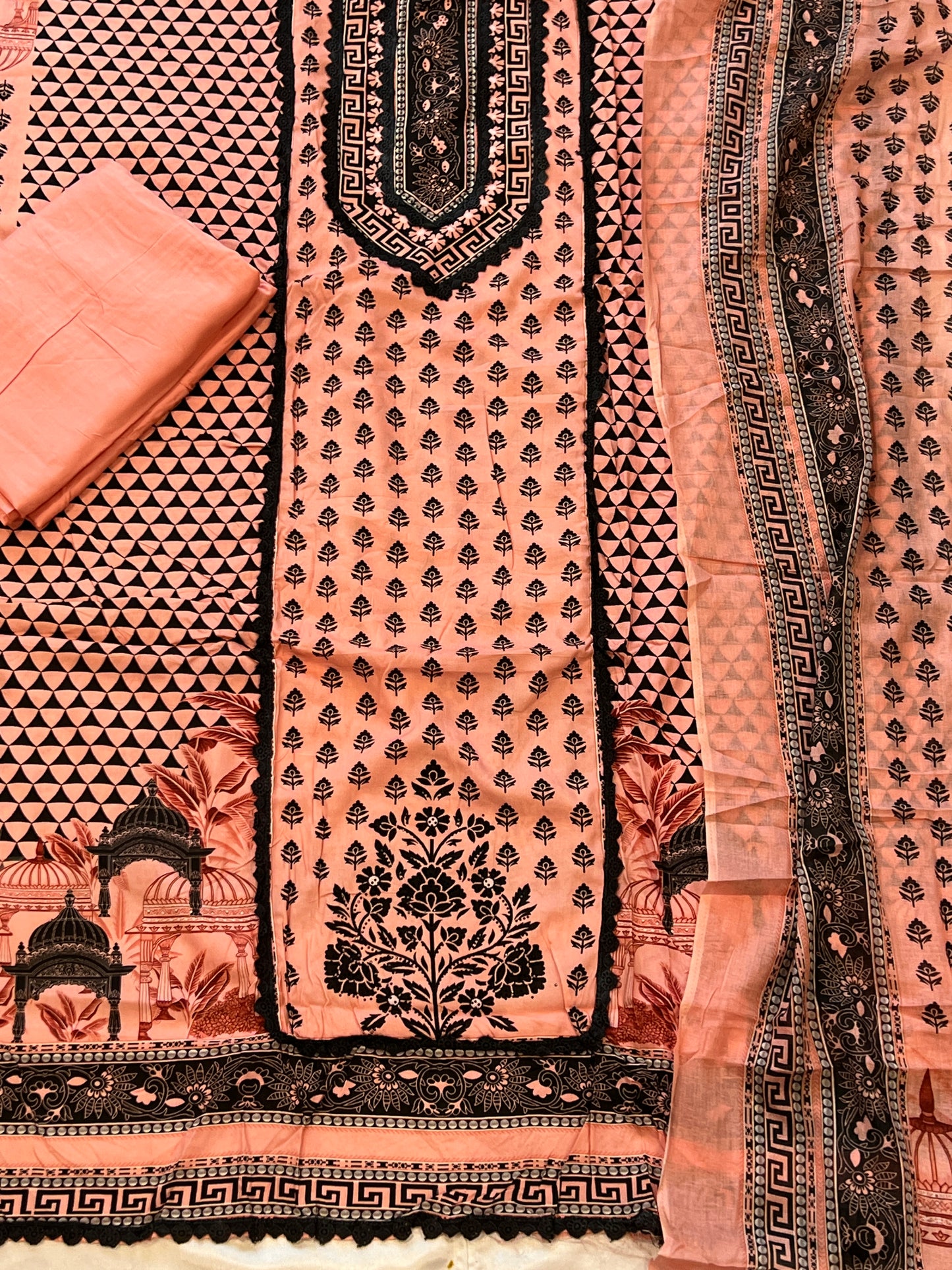 CS LAWN COTTON EMBROIDERY SUIT 4
