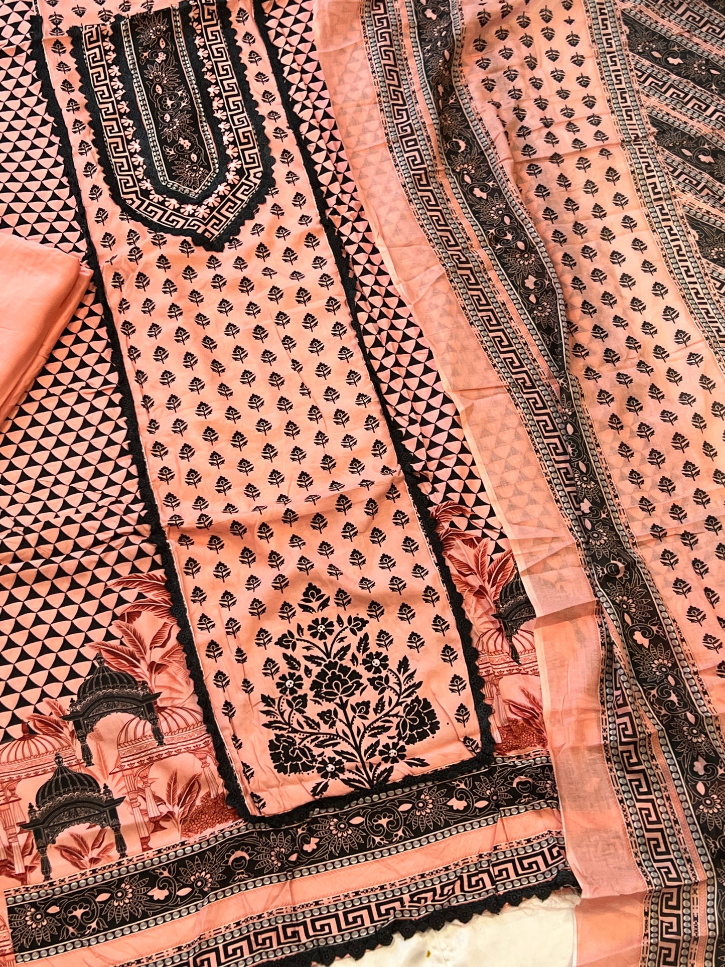 CS LAWN COTTON EMBROIDERY SUIT 4