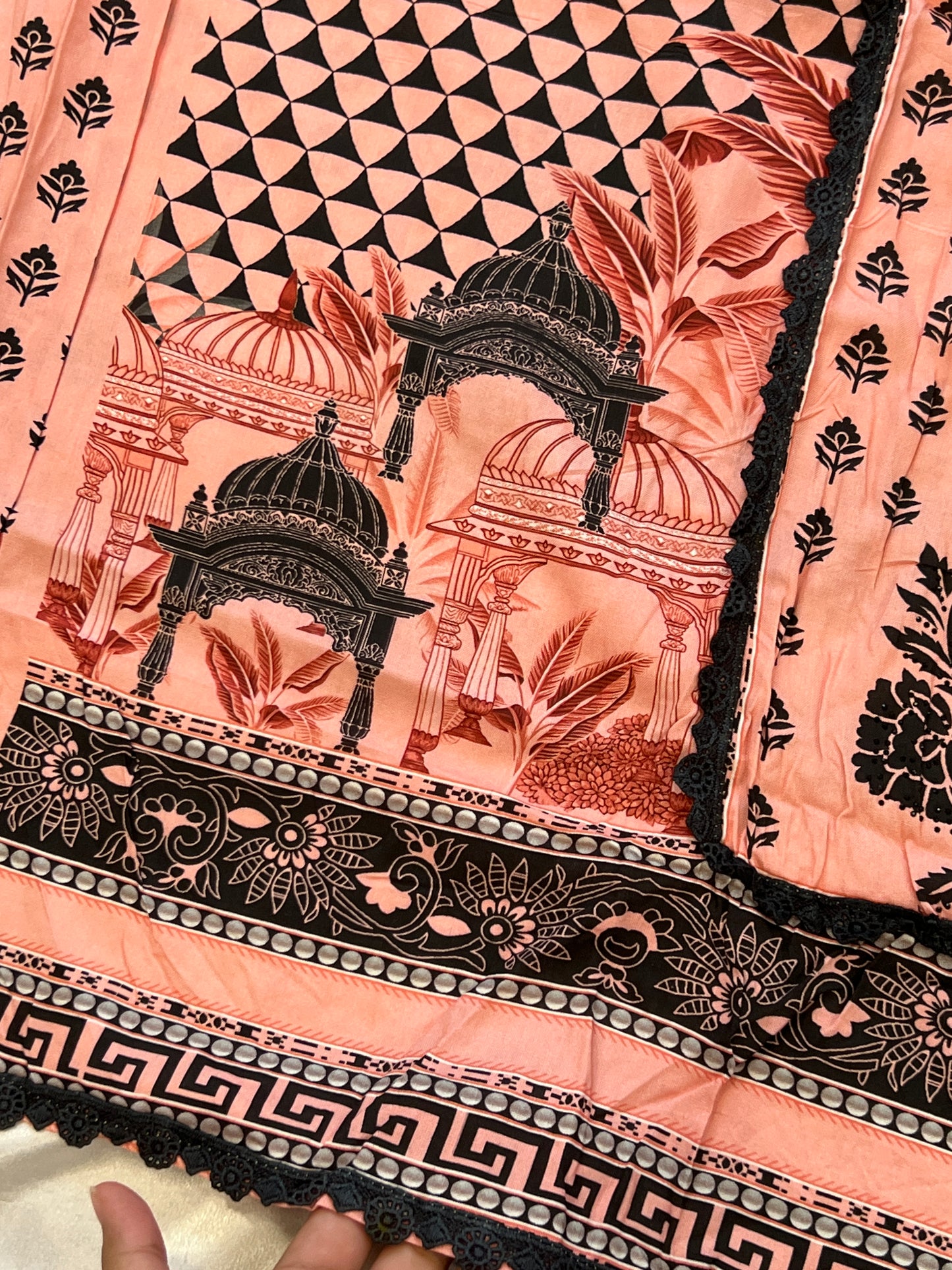 CS LAWN COTTON EMBROIDERY SUIT 4