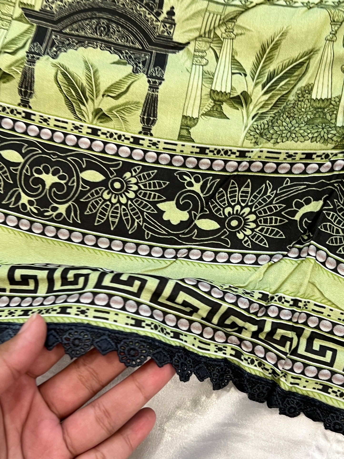 CS LAWN COTTON EMBROIDERY SUIT 6