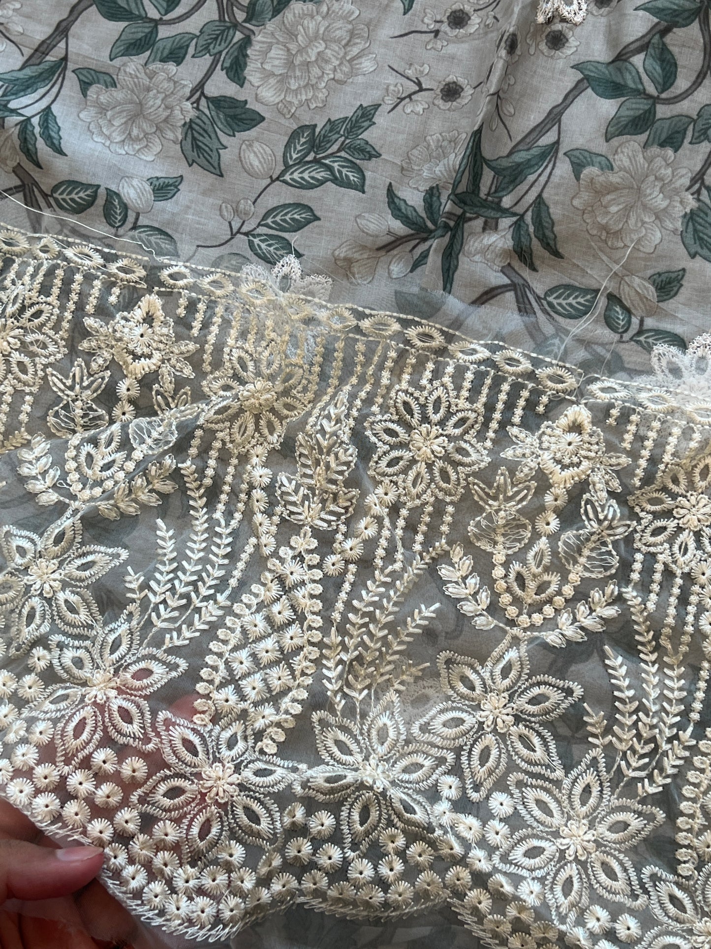 OMBRE CHIKANKARI PATCH SUIT 5