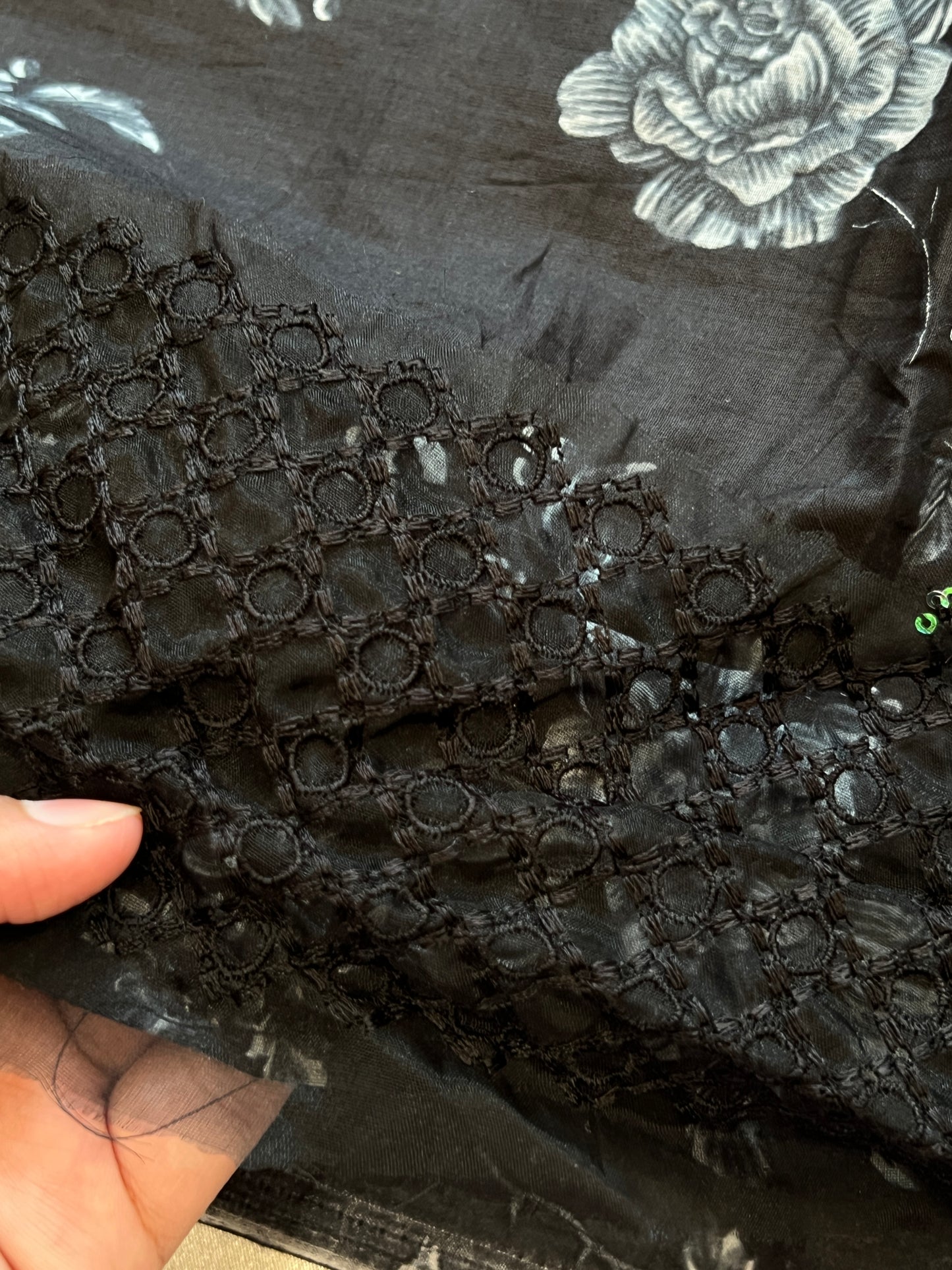 OMBRE CHIKANKARI PATCH SUIT 4