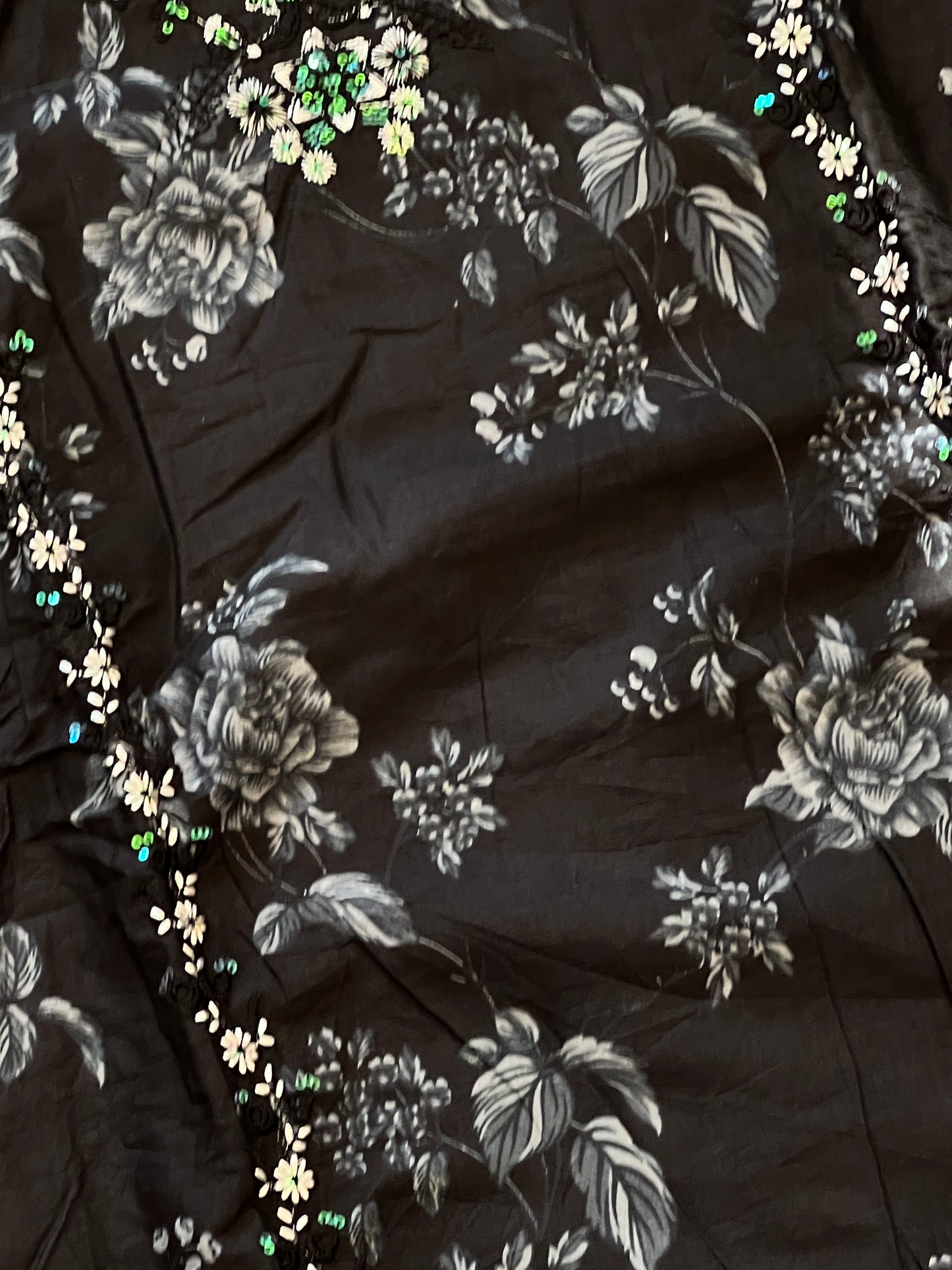 OMBRE CHIKANKARI PATCH SUIT 4