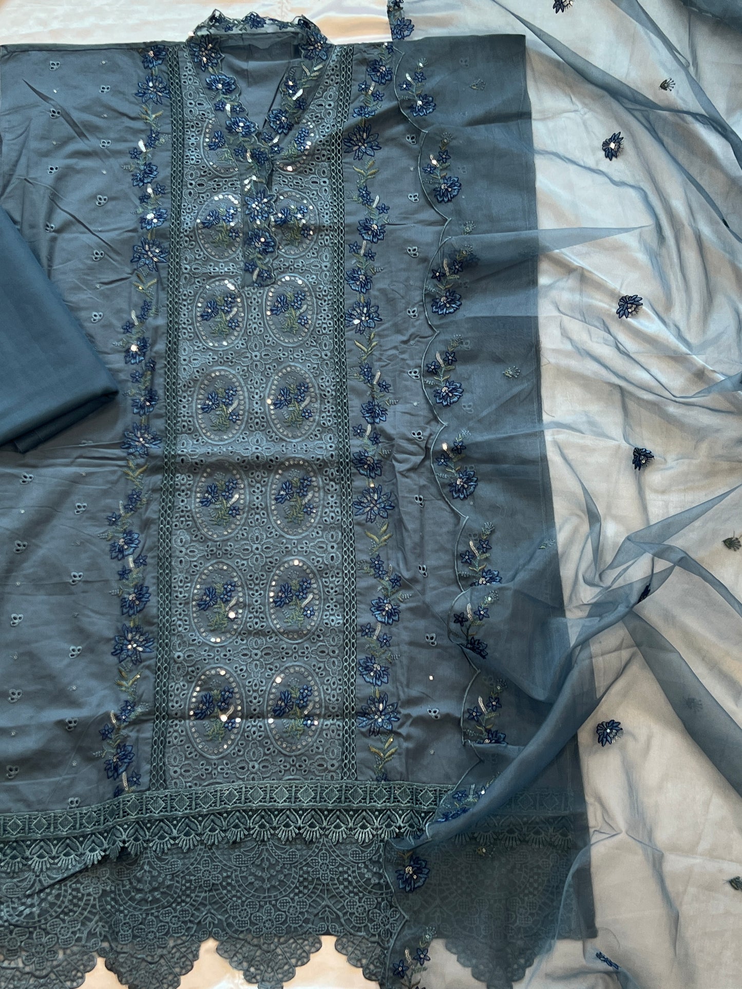 NAQSH PURE COTTON EMBROIDERY SUIT 2004