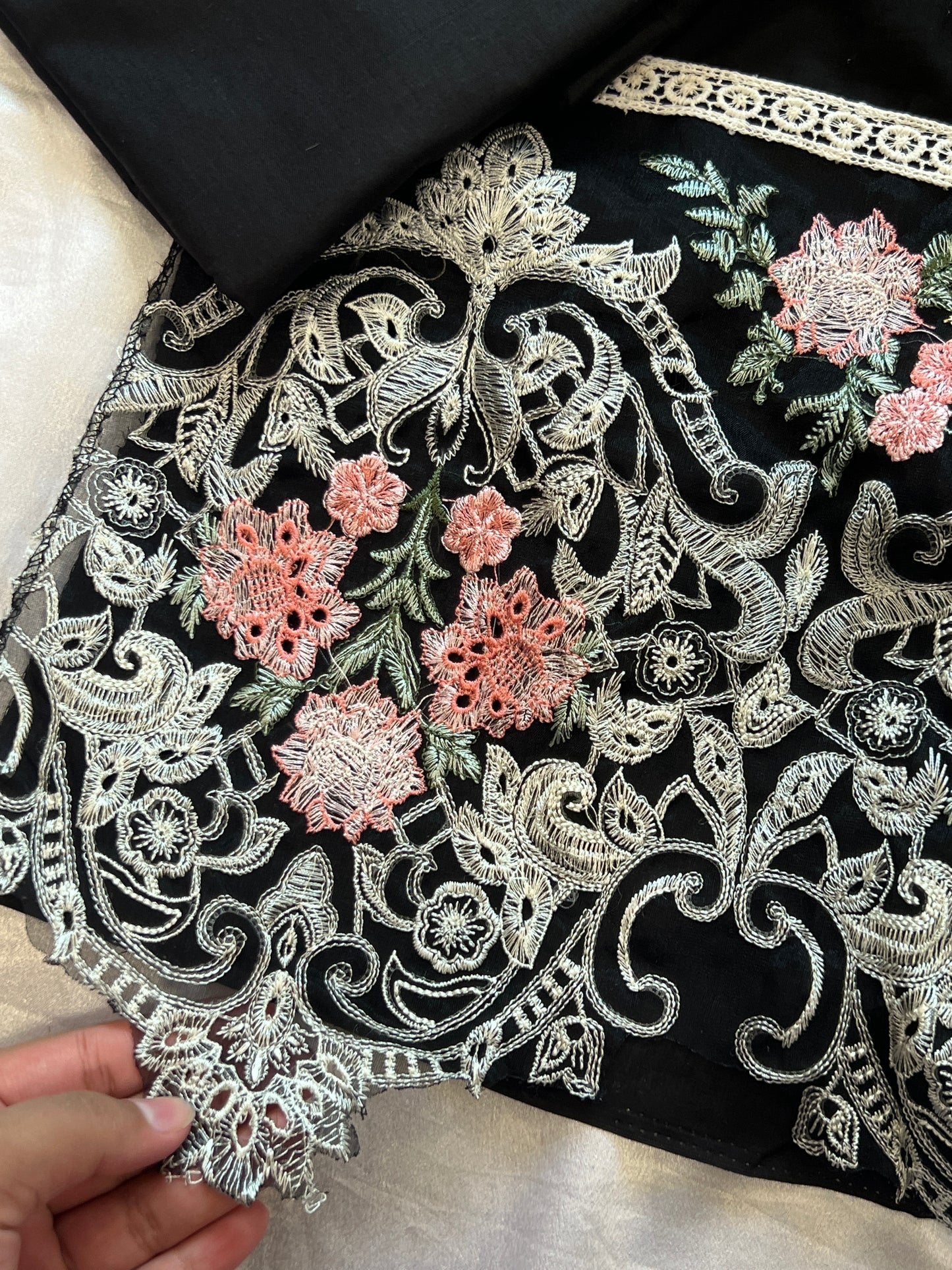 BLACK HANIA LAWN COTTON EMBROIDERY SUIT