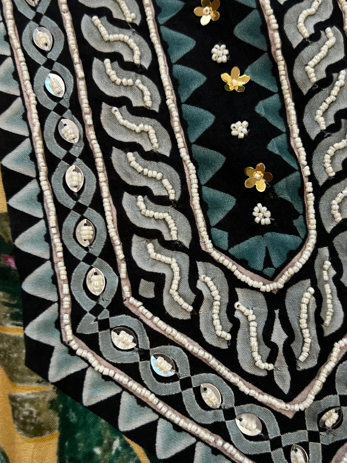 MUSLIN HAND WORK EMBROIDERY SUIT 250 Q