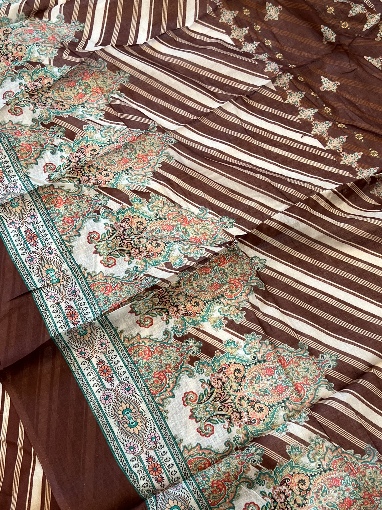 MARKESH LAWN EMBROIDER SUIT 1