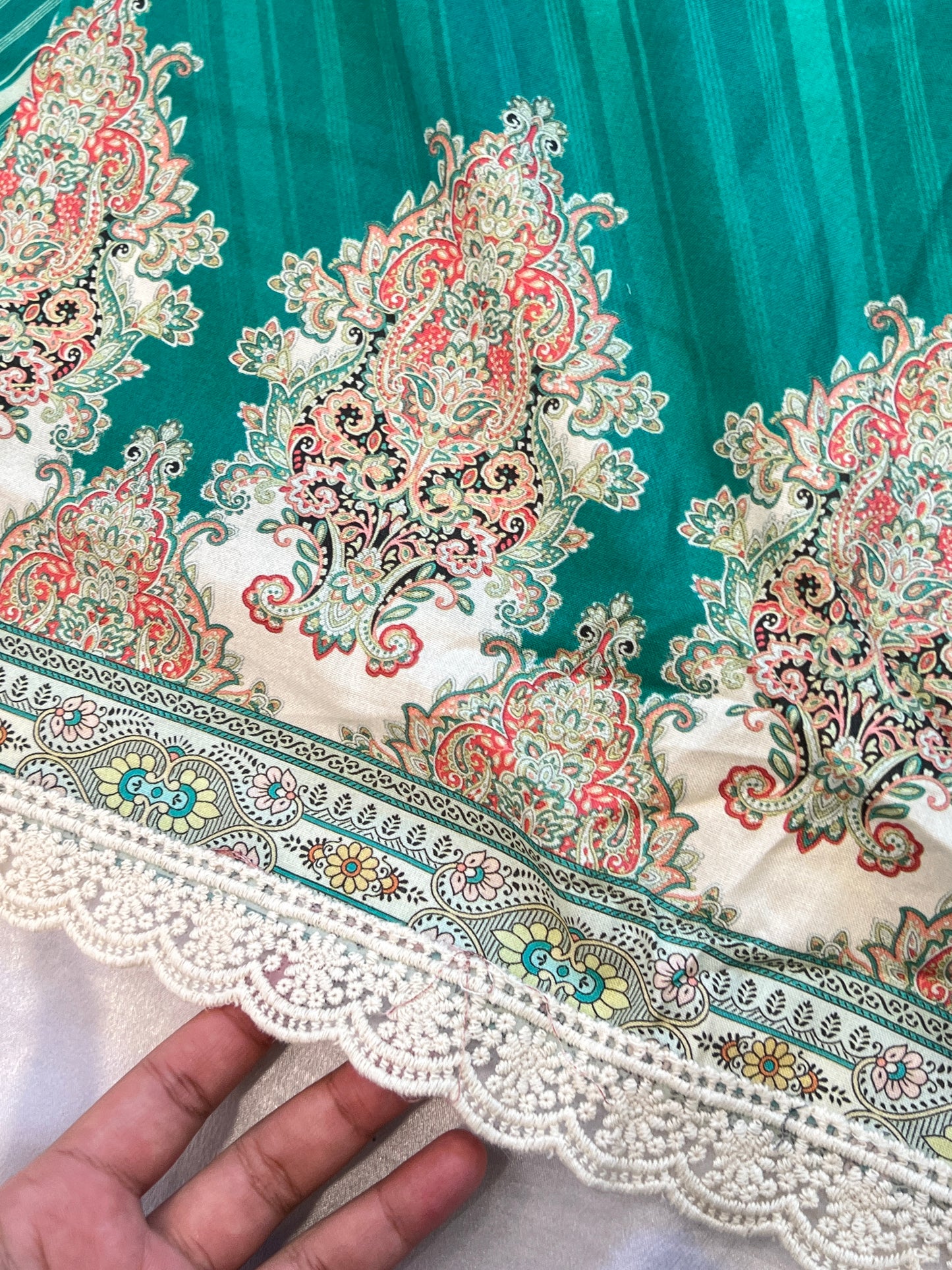 MARKESH LAWN EMBROIDER SUIT 2