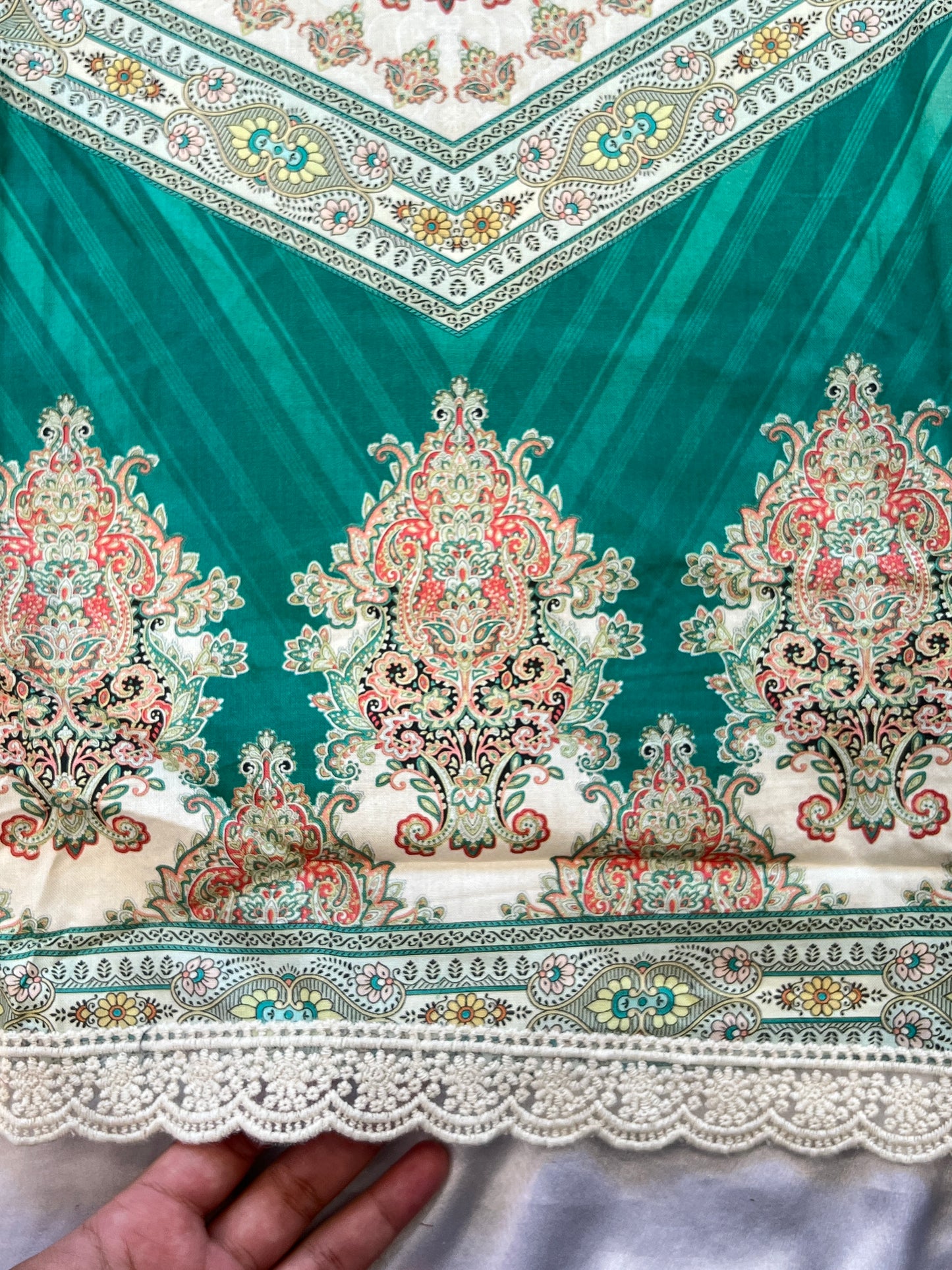 MARKESH LAWN EMBROIDER SUIT 2