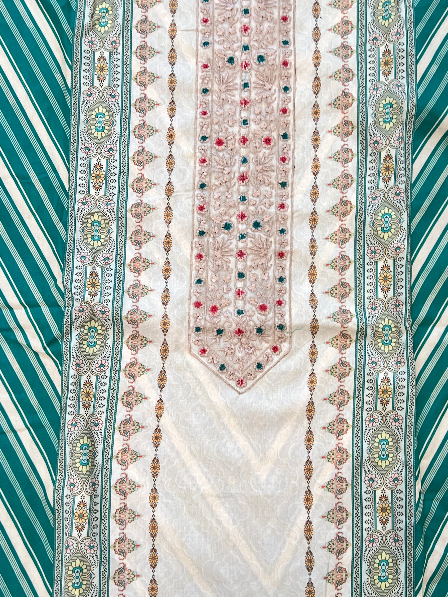 MARKESH LAWN EMBROIDER SUIT 2