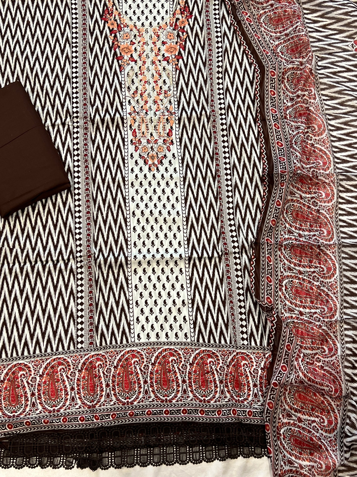 ELAHE COTTON EMBROIDERY SUIT 2