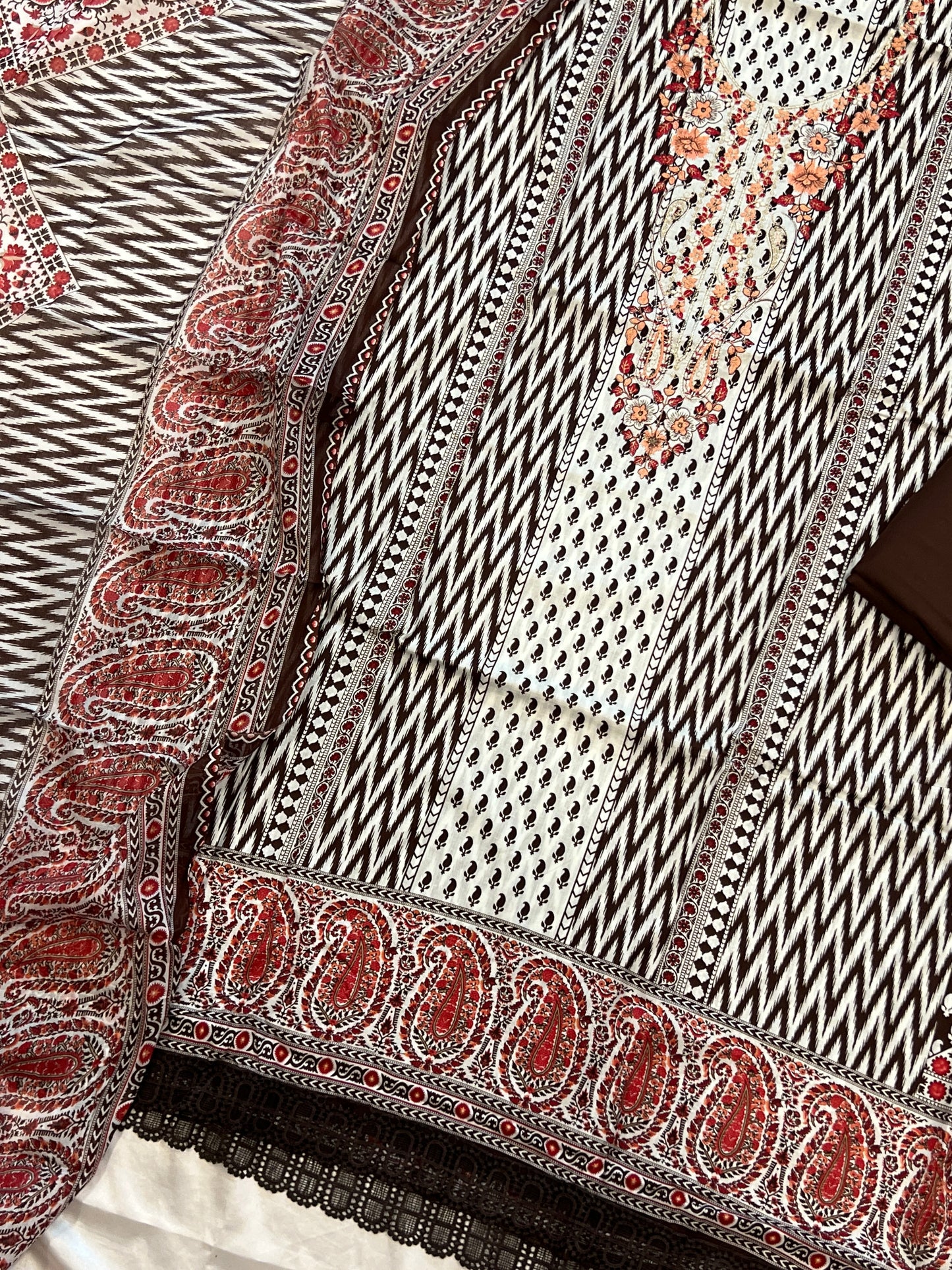 ELAHE COTTON EMBROIDERY SUIT 2