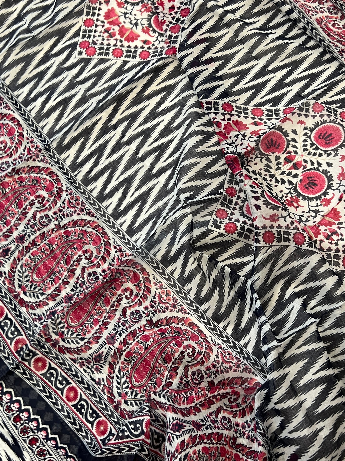 ELAHE COTTON EMBROIDERY SUIT 4