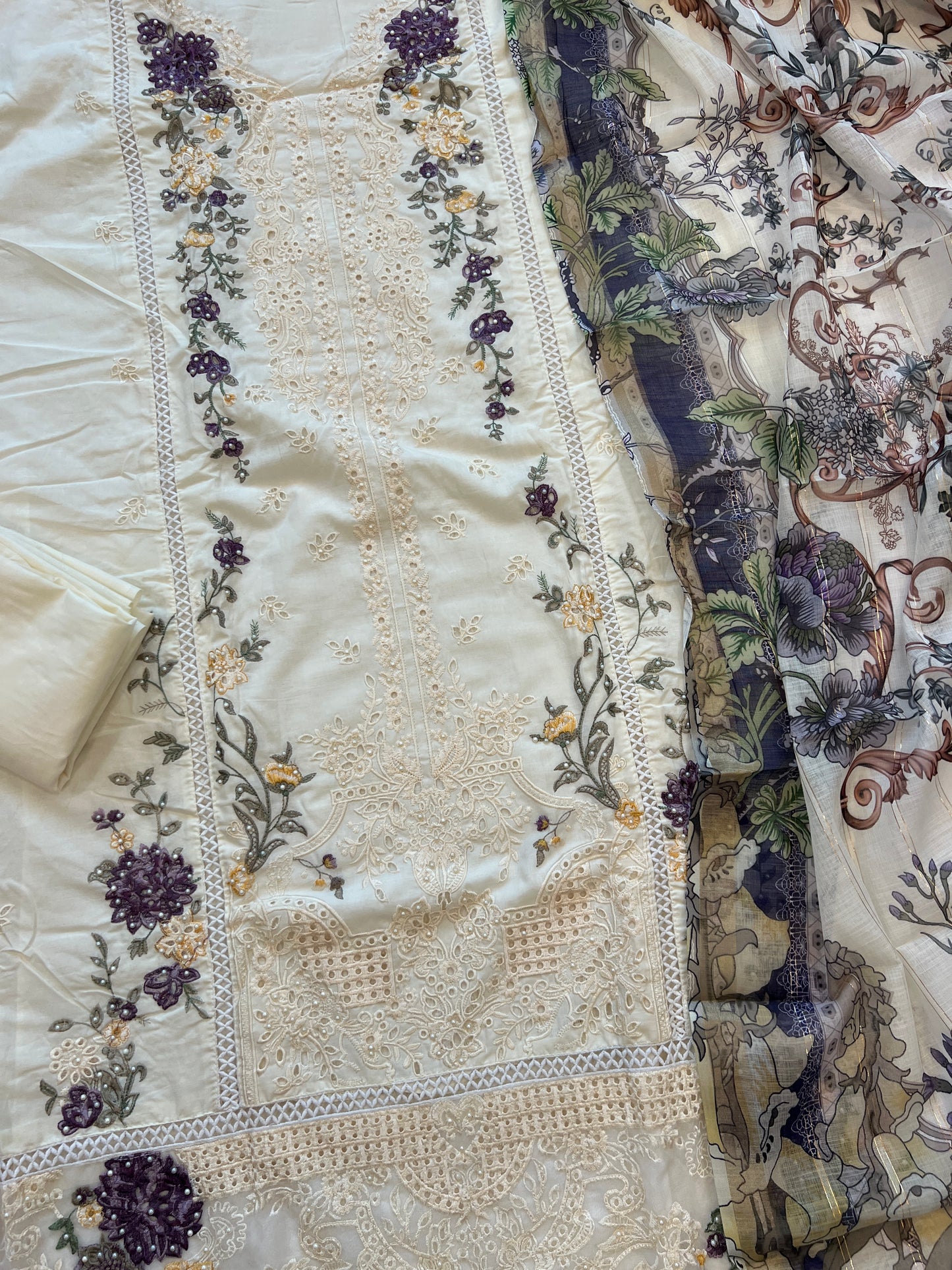WHITE HANIA LAWN COTTON EMBROIDERY SUIT