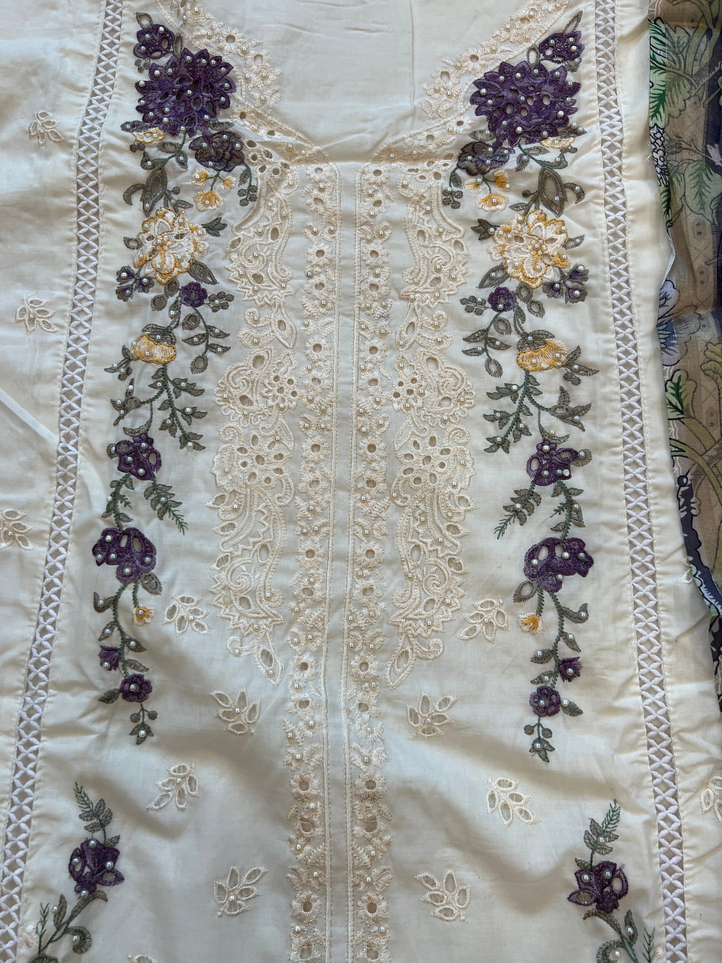 WHITE HANIA LAWN COTTON EMBROIDERY SUIT