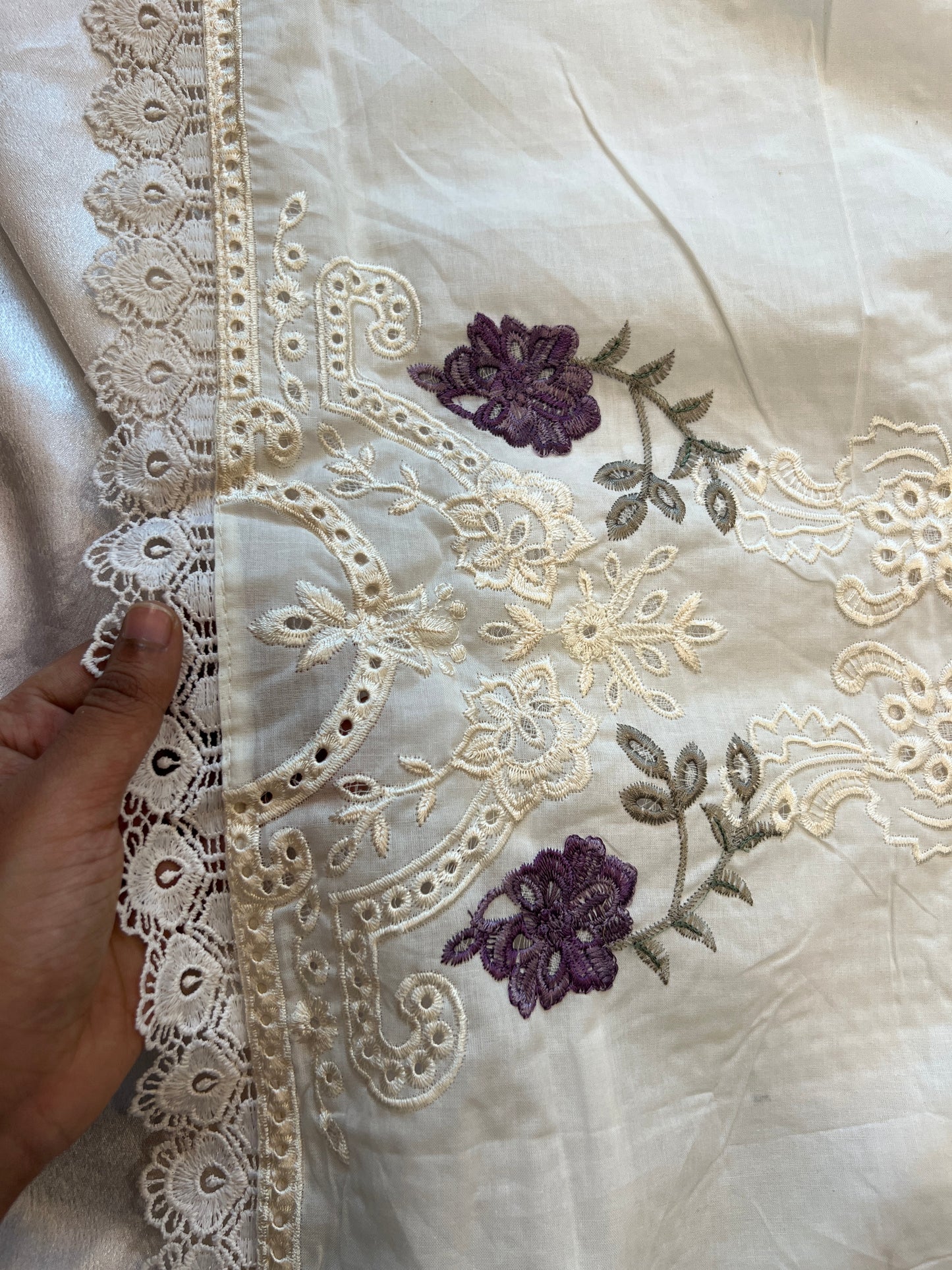 WHITE HANIA LAWN COTTON EMBROIDERY SUIT