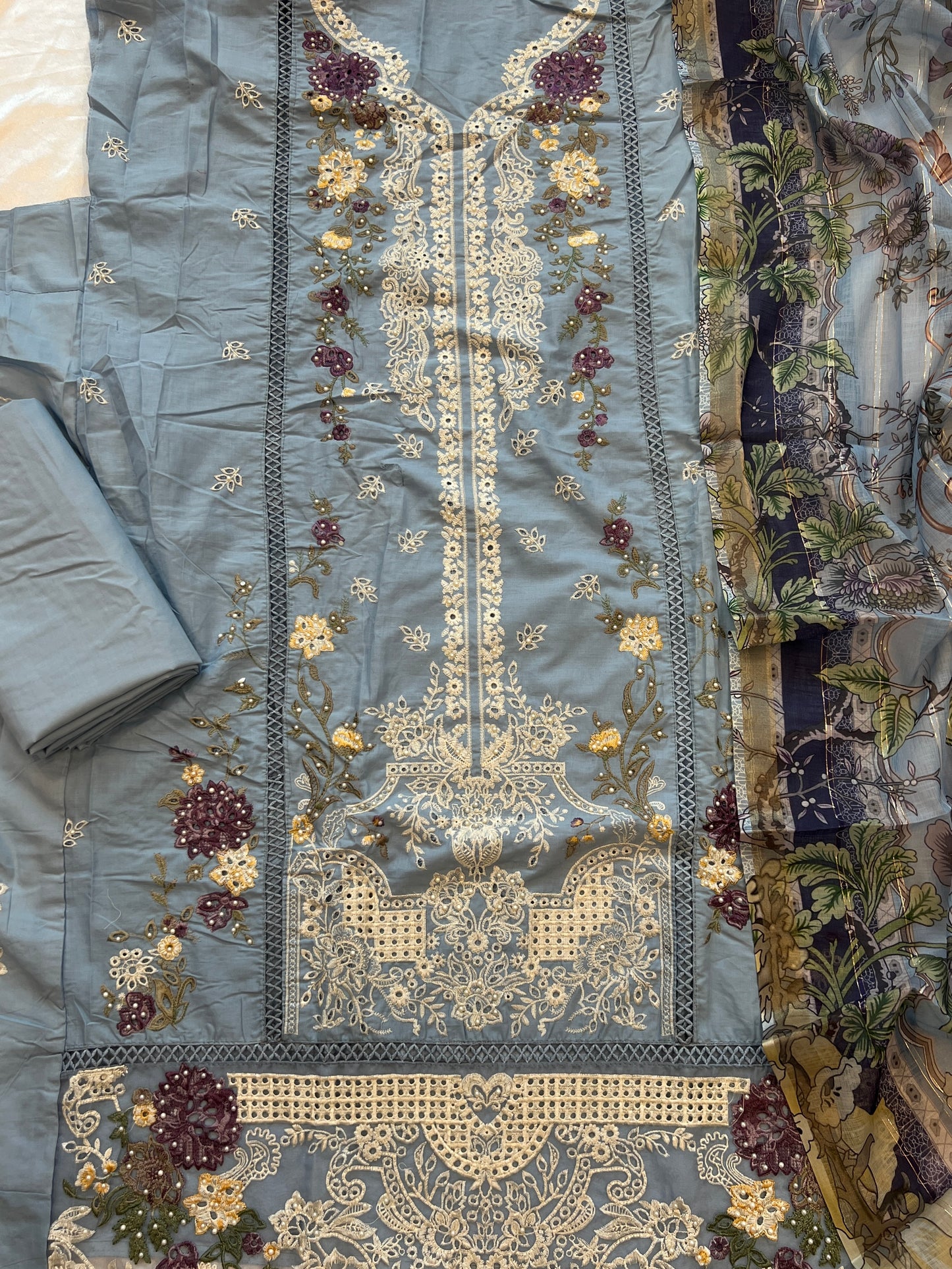 BLUE HANIA LAWN COTTON EMBROIDERY SUIT