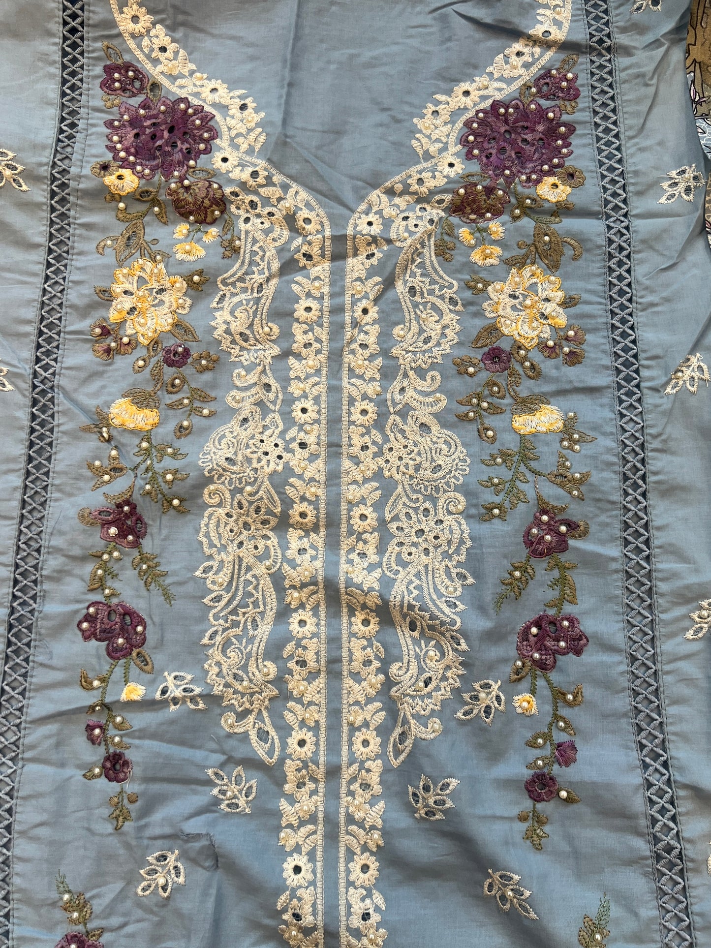 BLUE HANIA LAWN COTTON EMBROIDERY SUIT