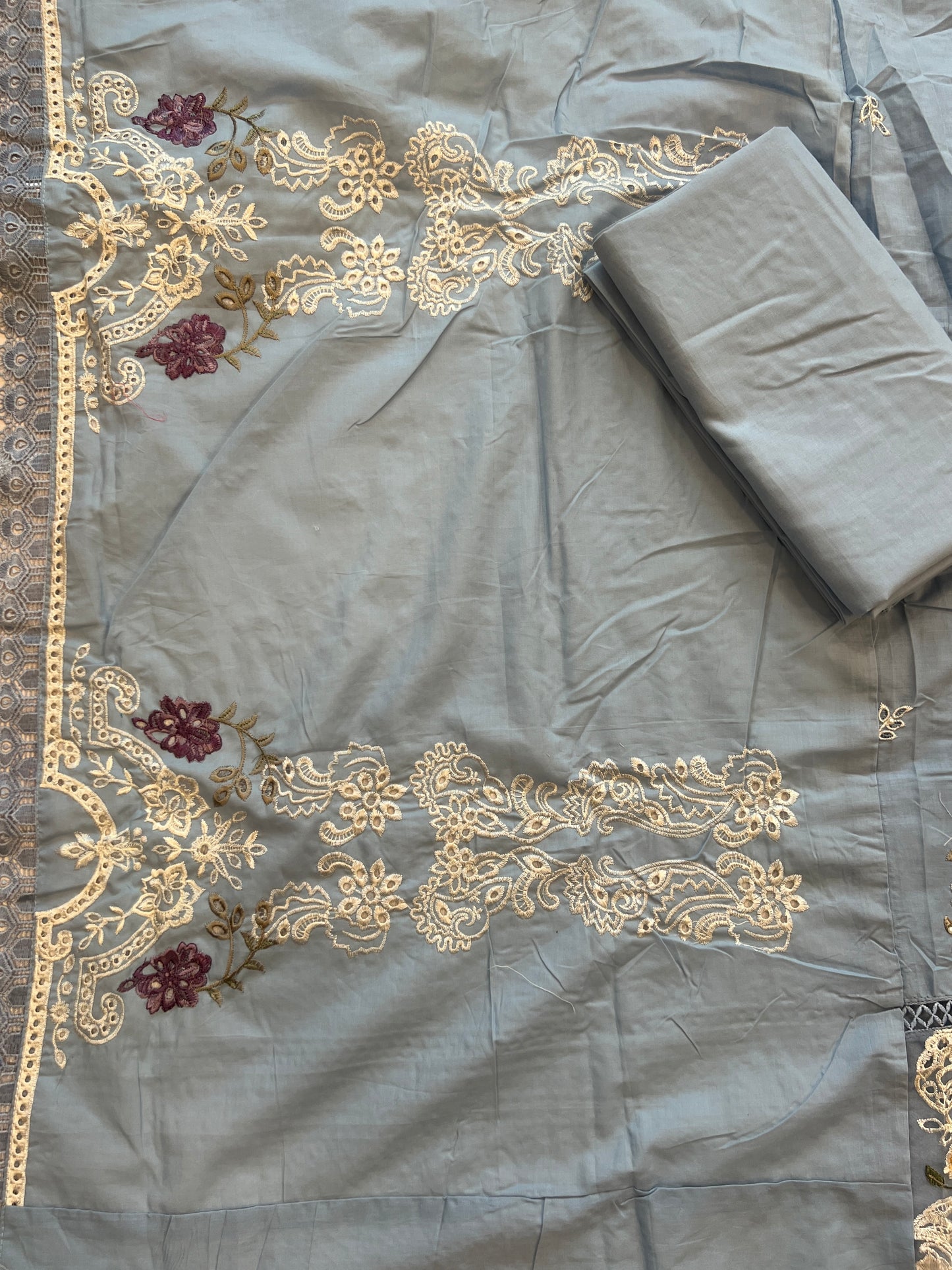 BLUE HANIA LAWN COTTON EMBROIDERY SUIT