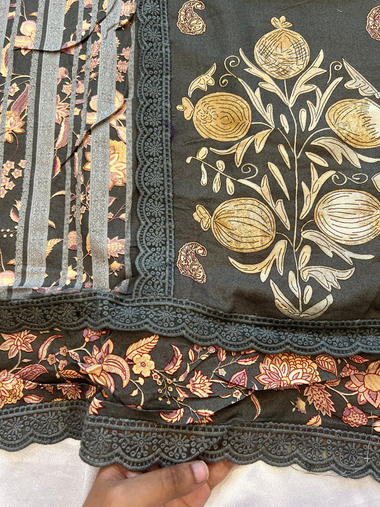BAGH COTTON EMBROIDERY SUIT 3
