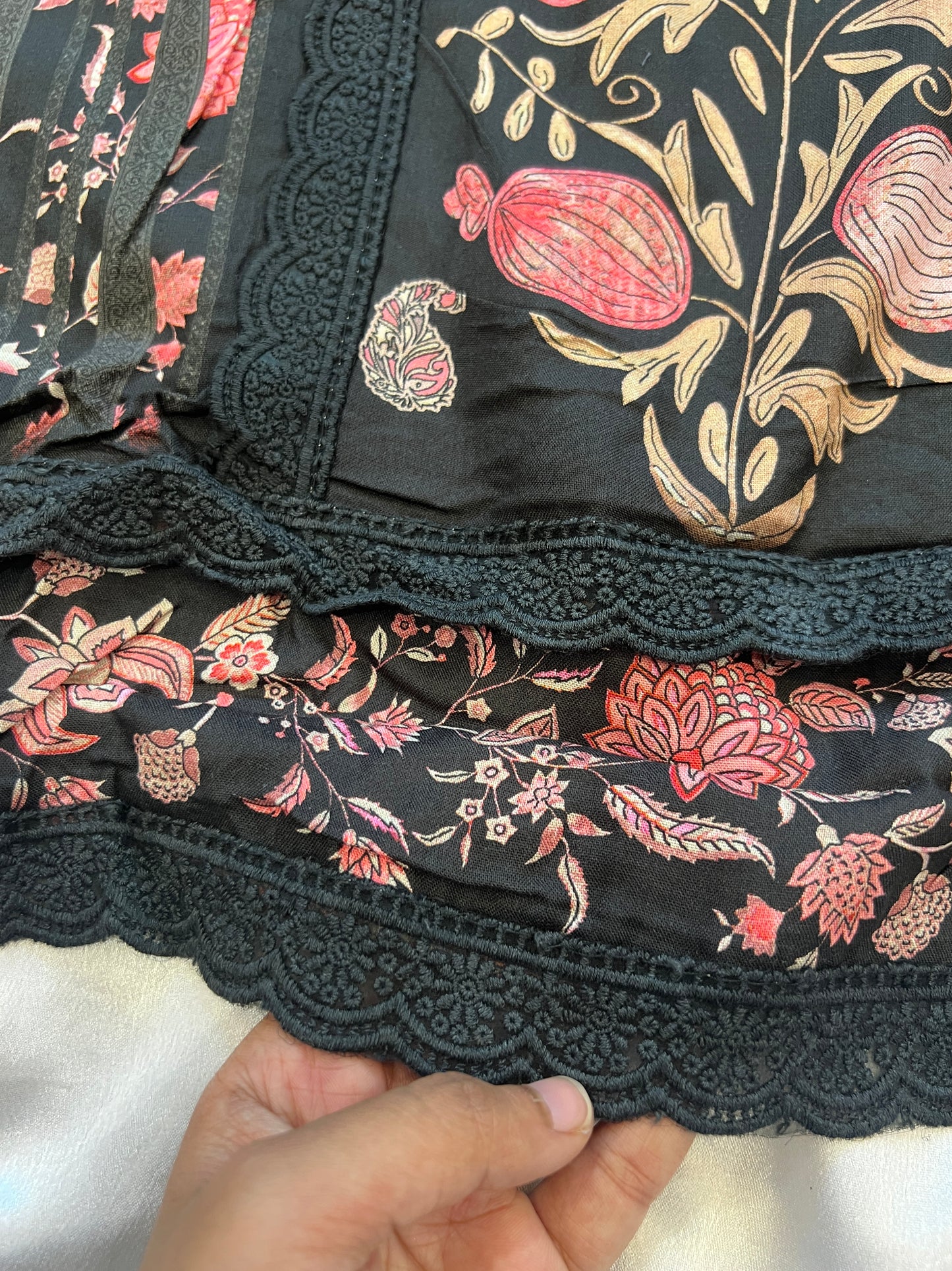 BAGH COTTON EMBROIDERY SUIT 3