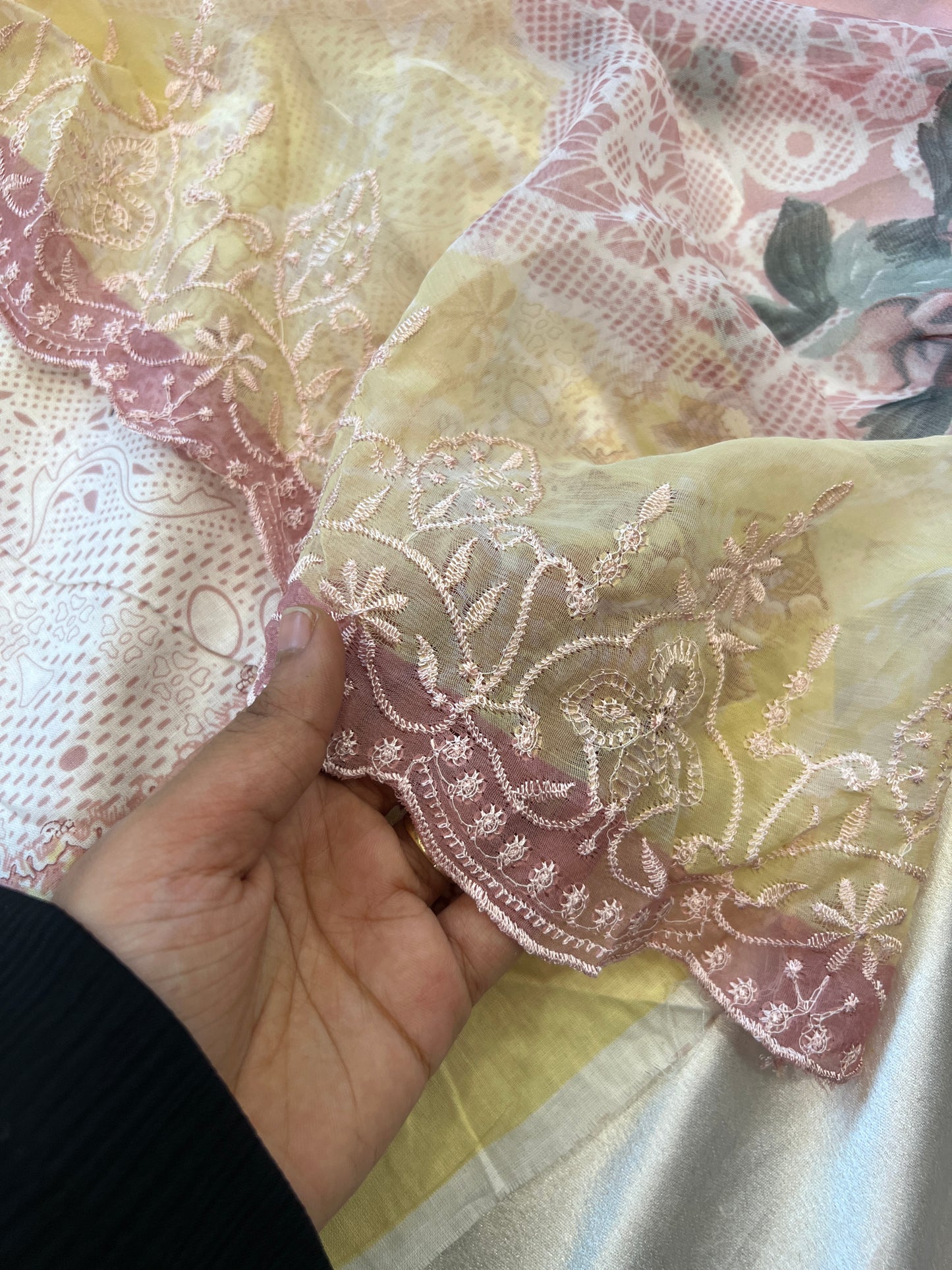 NEEDLE LAWN EMBROIDERY PATCH SUIT