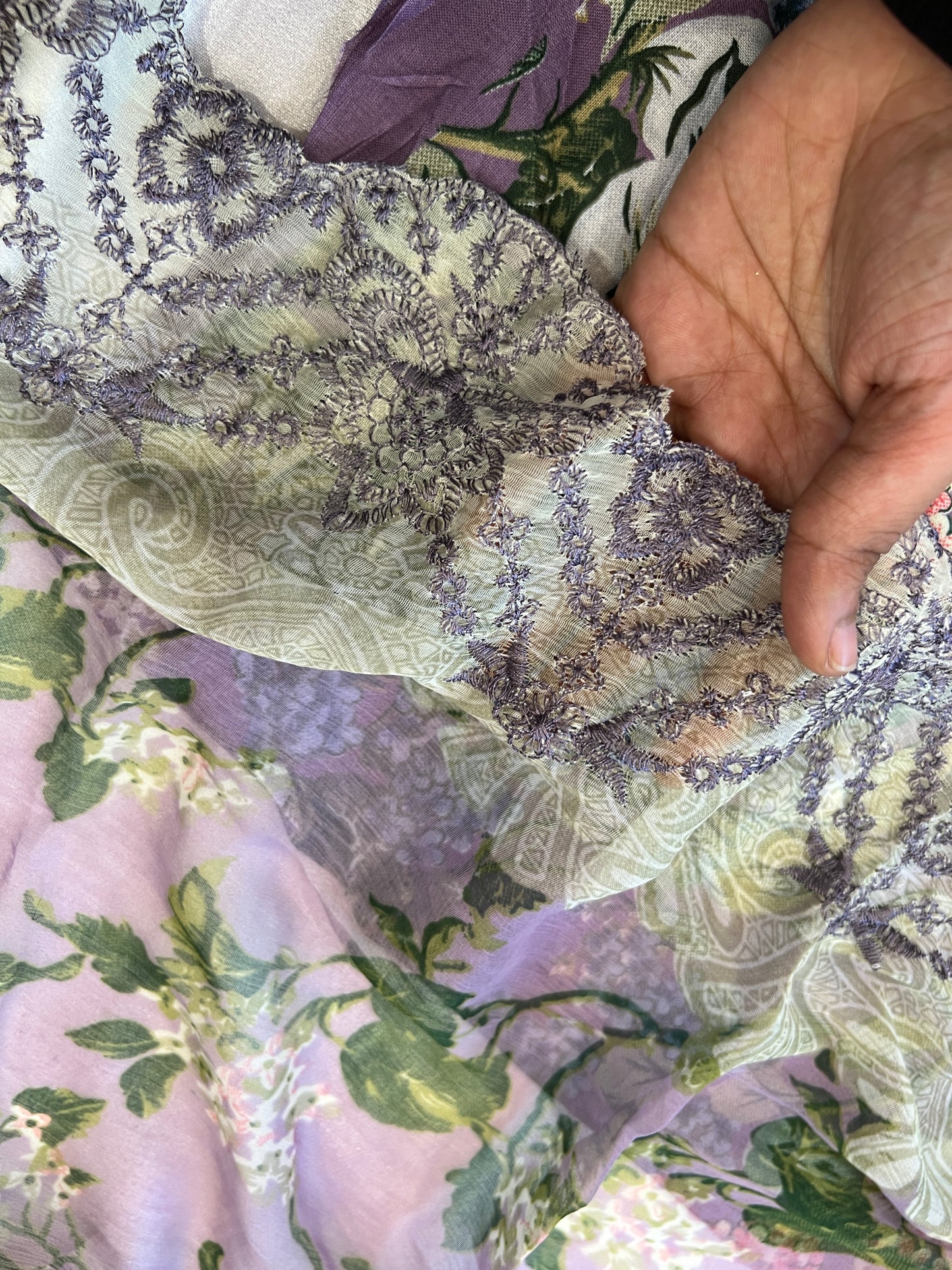NEEDLE LAWN EMBROIDERY PATCH SUIT