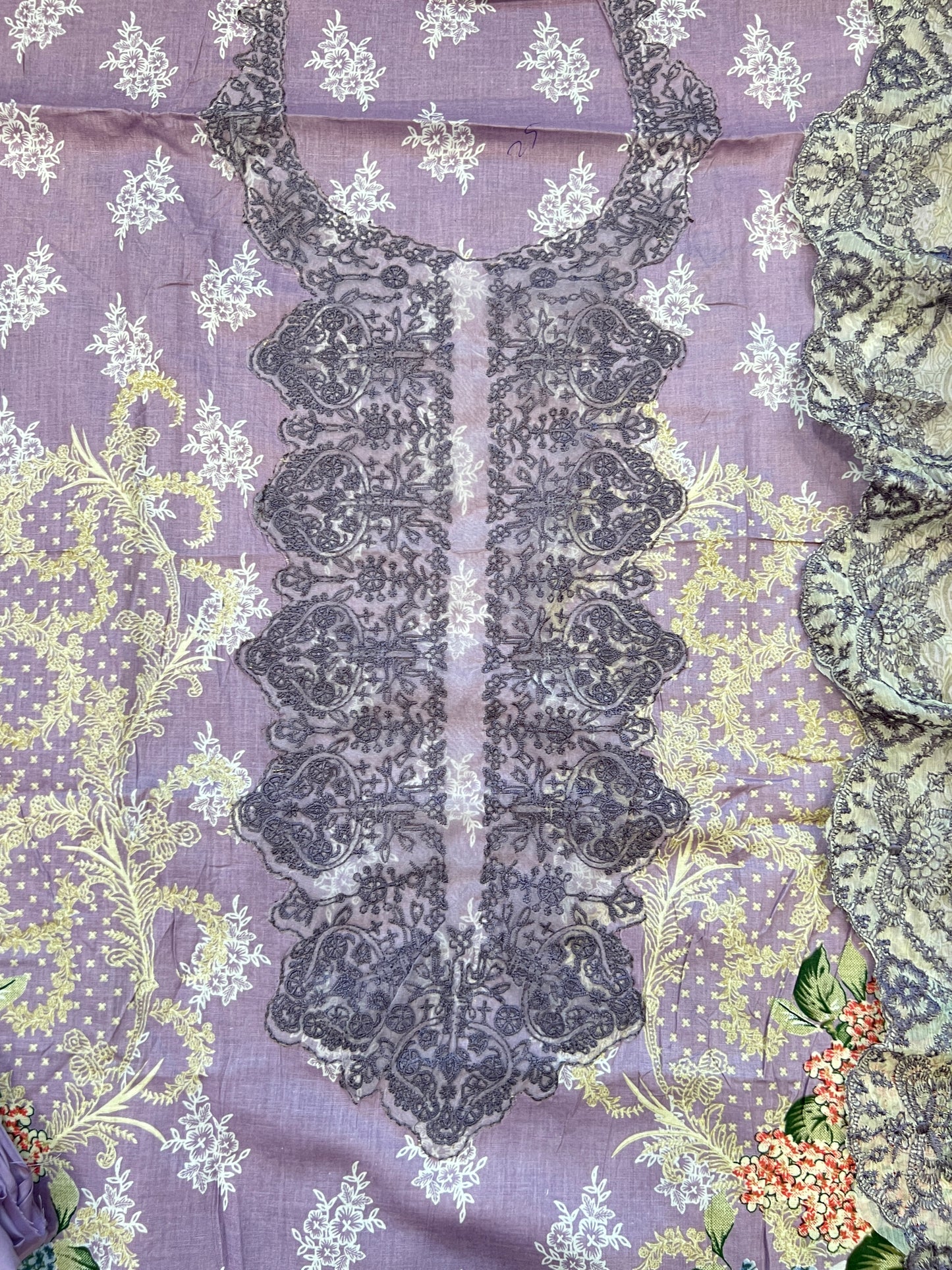 NEEDLE LAWN EMBROIDERY PATCH SUIT