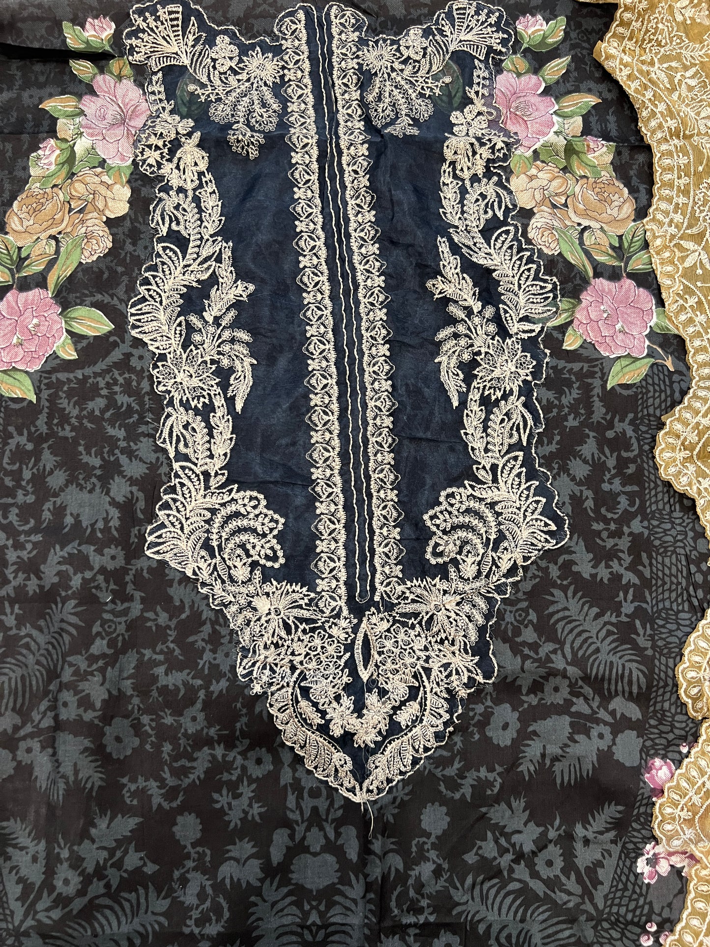 NEEDLE LAWN EMBROIDERY PATCH SUIT
