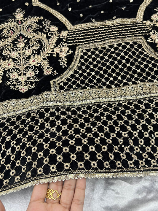 VELVET EMBROIDERY SUIT Q