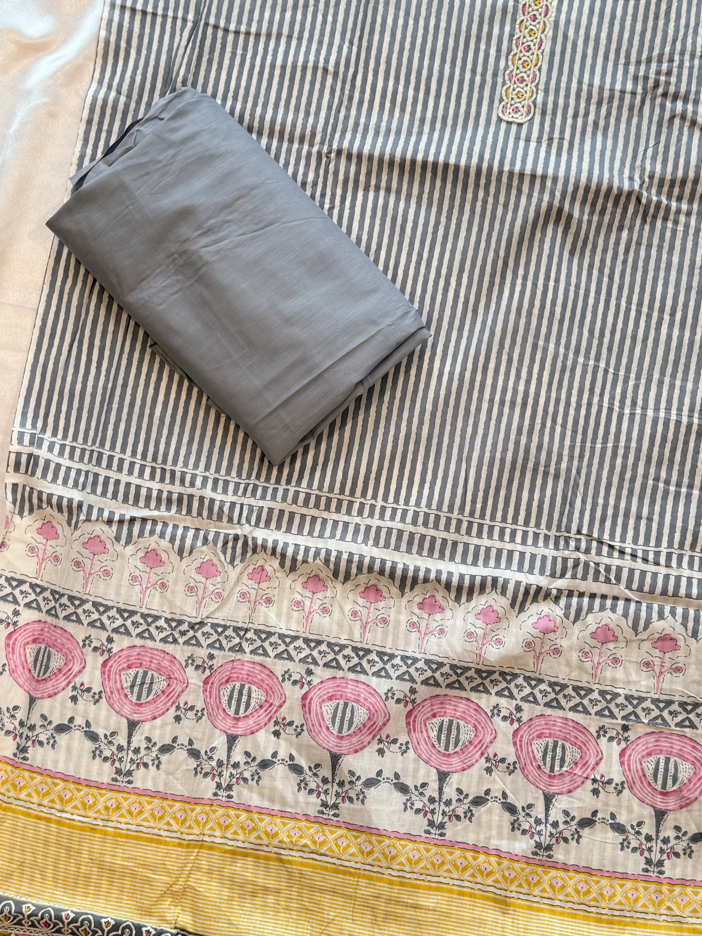 LAWN EMBROIDERY PATCH SUIT 4 Q