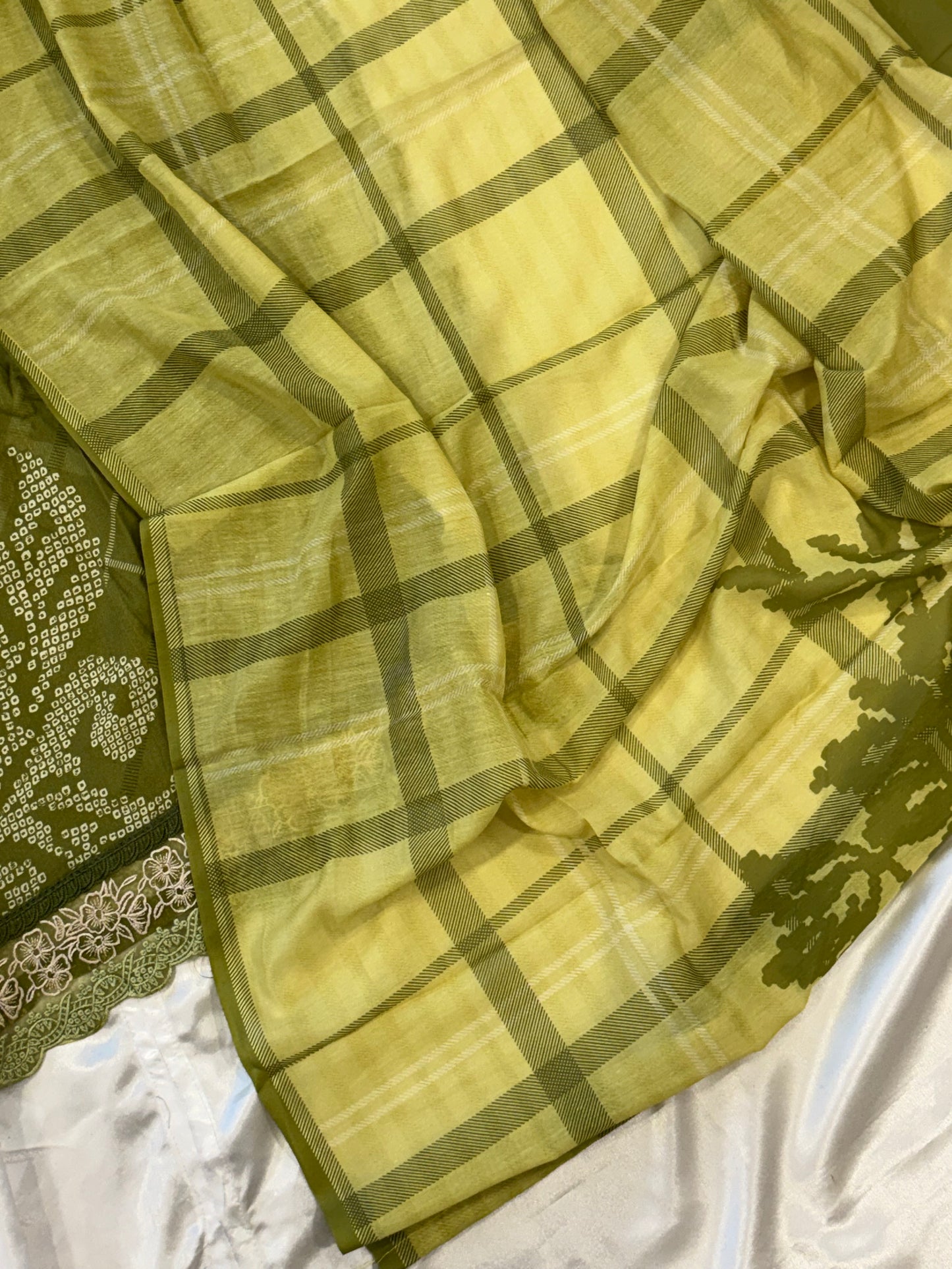 SVA LAWN EMBROIDER SUIT 1 Q