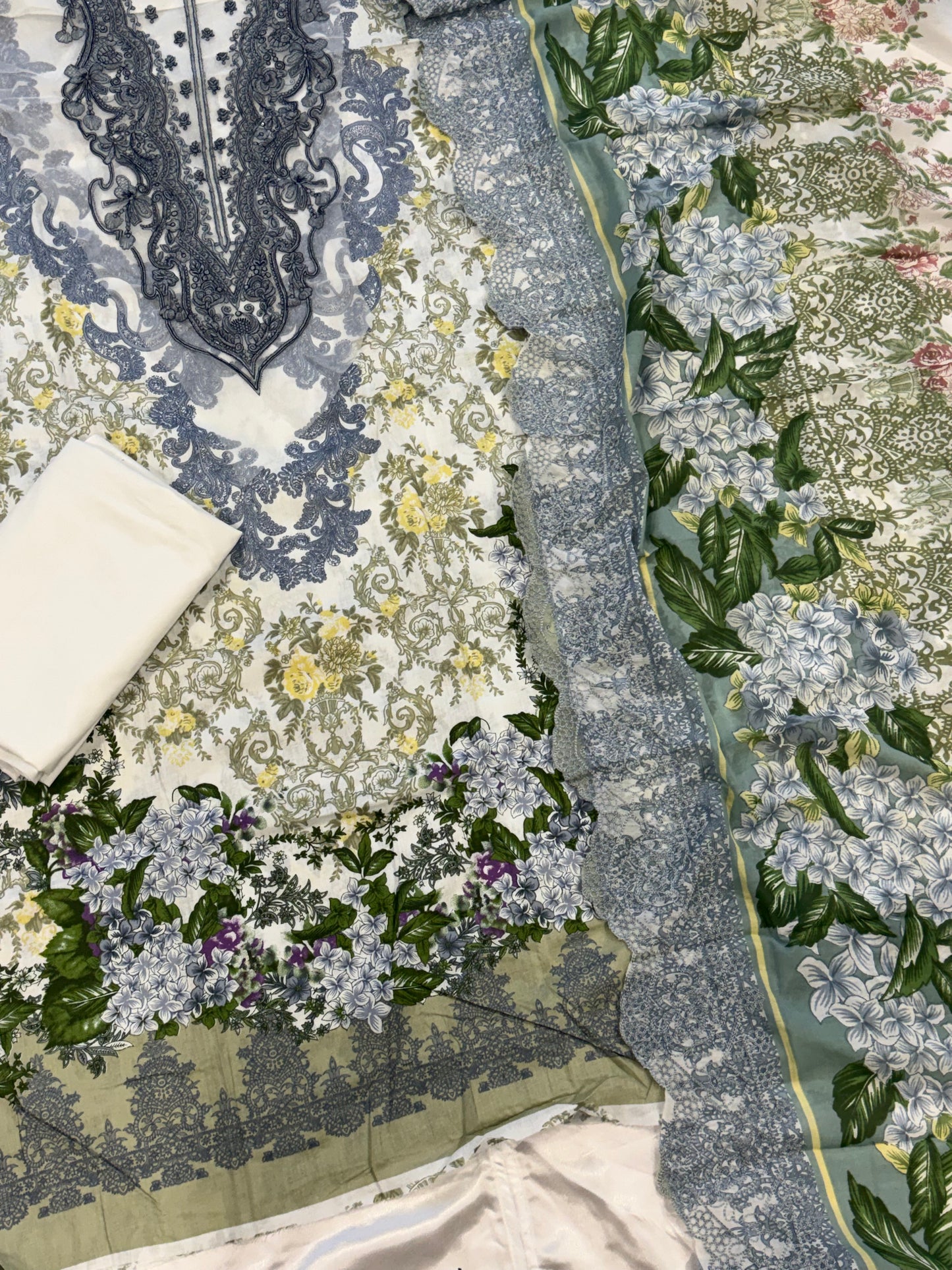 HAALA LAWN EMBROIDERY PATCH SUIT 4 Q
