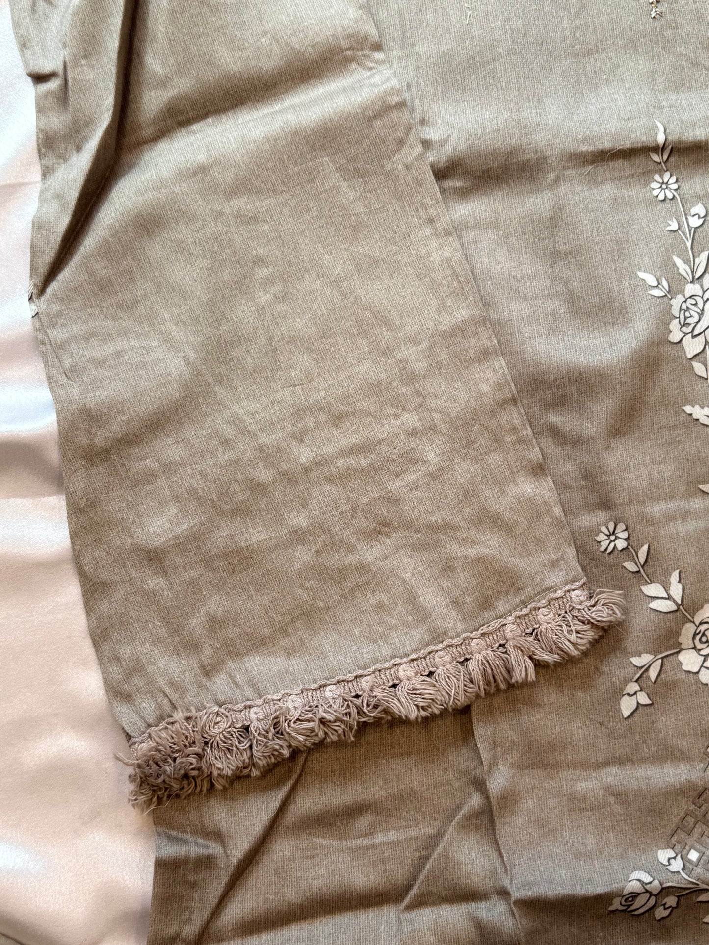 SHAMIANA LAWN READYMADE SUIT 4 Q