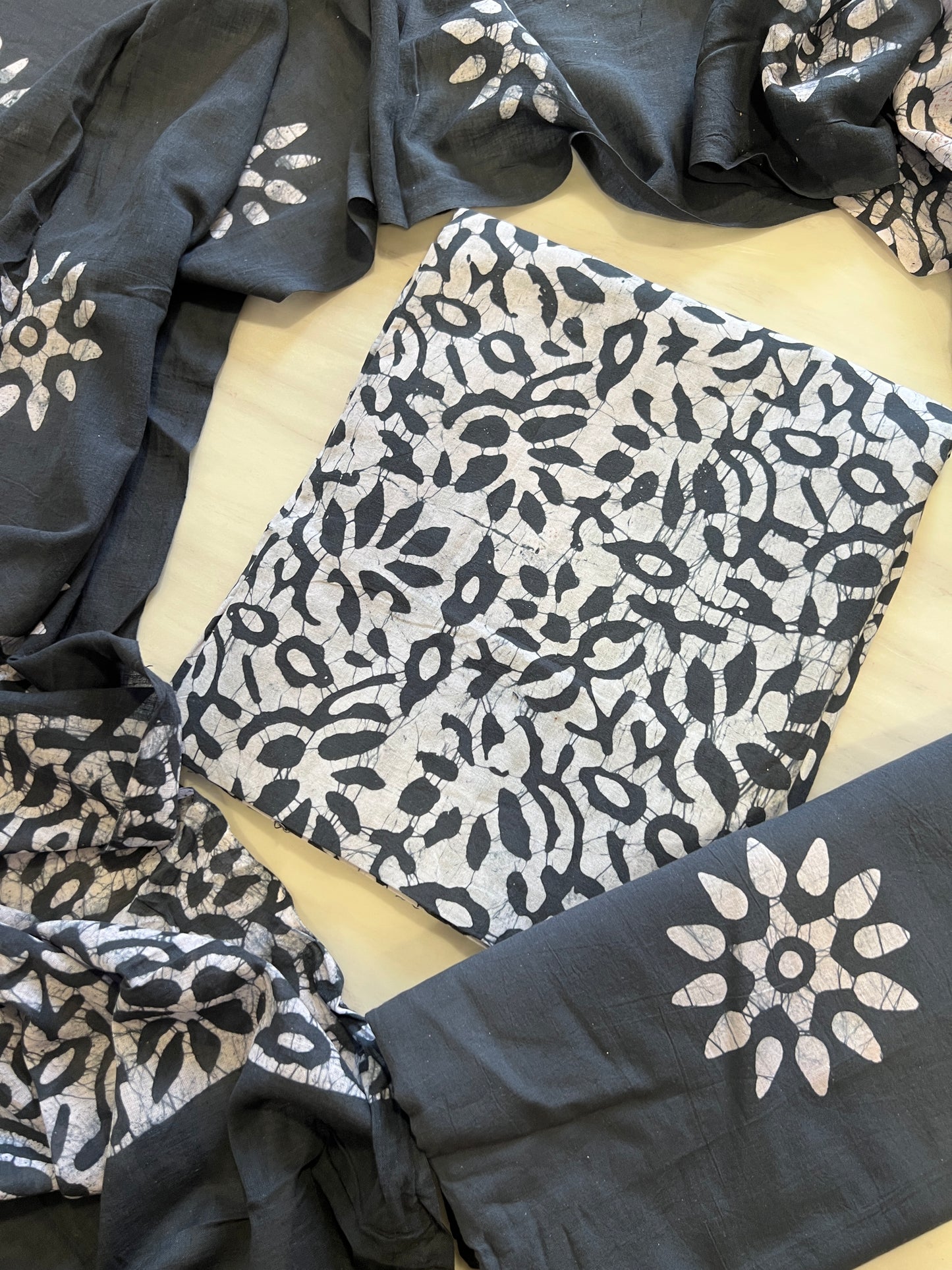 NATURAL PURE COTTON BATIK SUIT 1