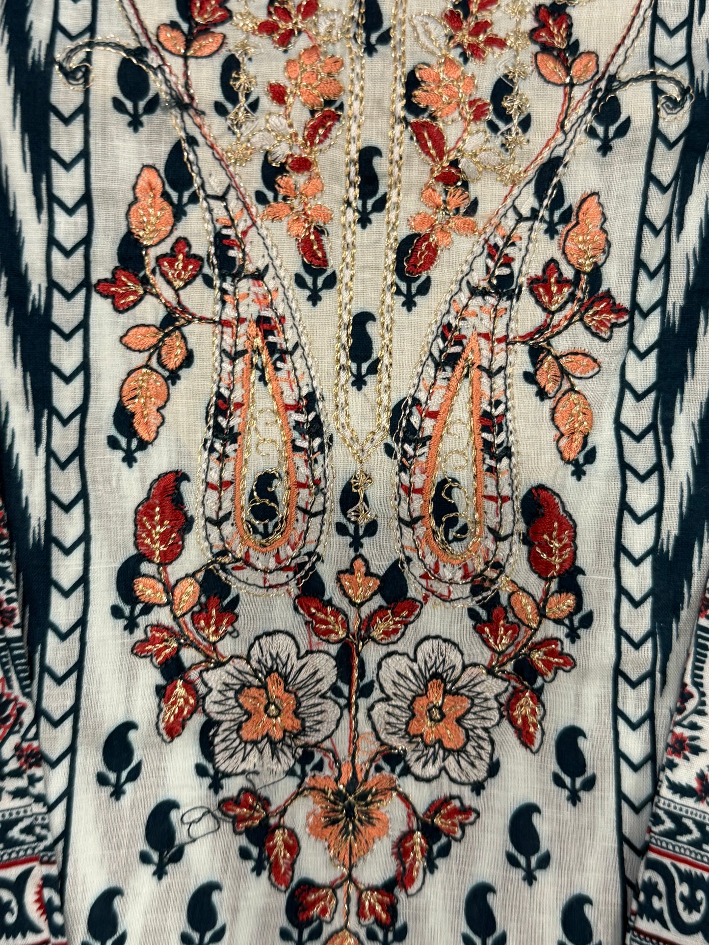 ELAHE LAWN READYMADE SUIT 2 Q