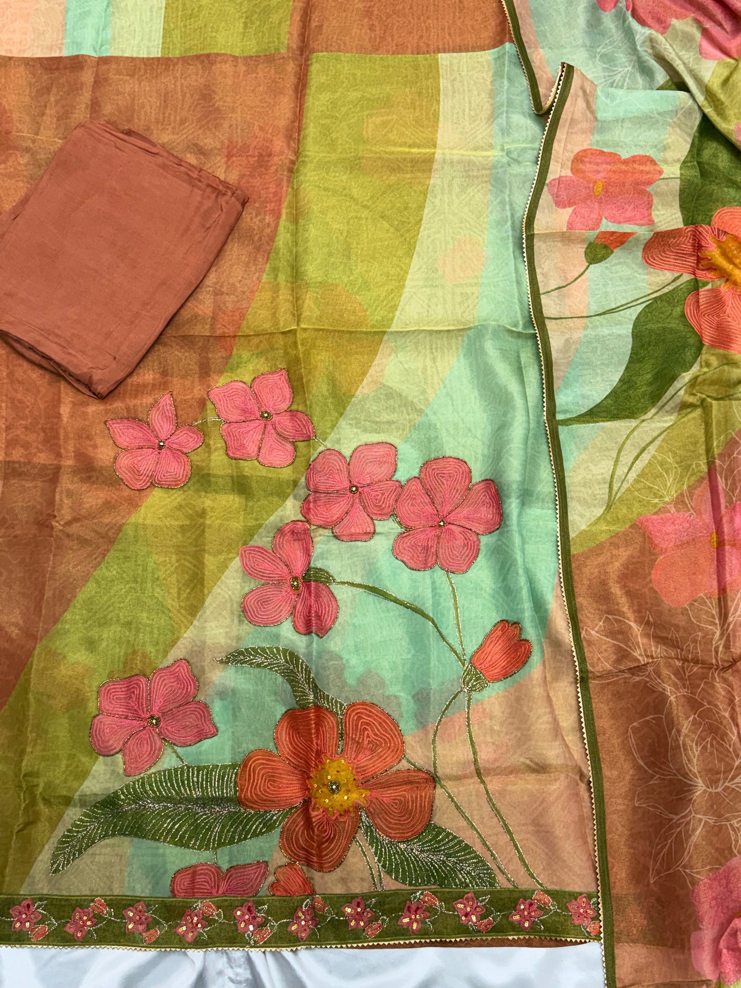 ZARQASH HAND EMBROIDERY SUIT Q