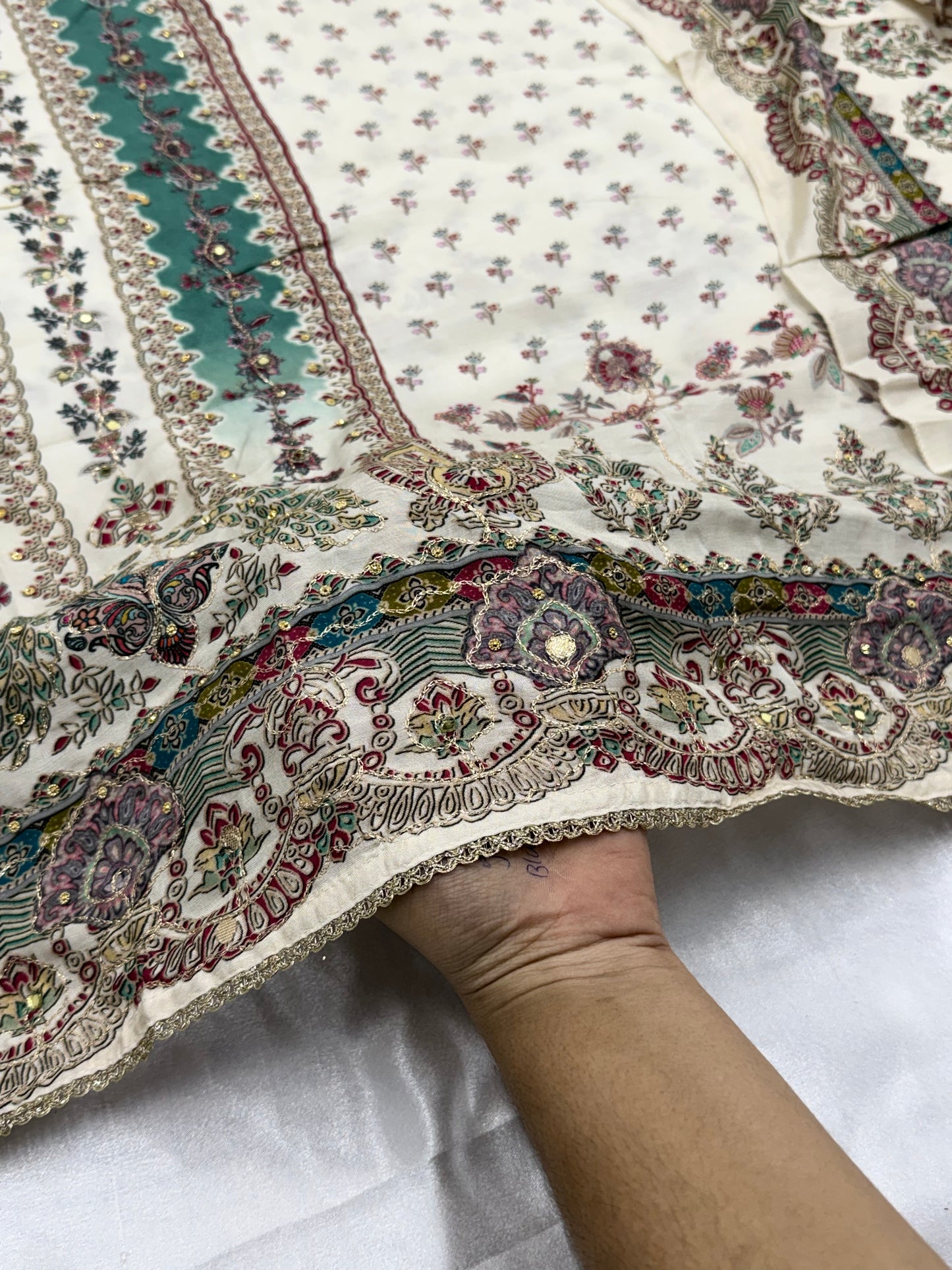 MUMTAZ MUSLIN EMBROIDERY SUIT 2 Q