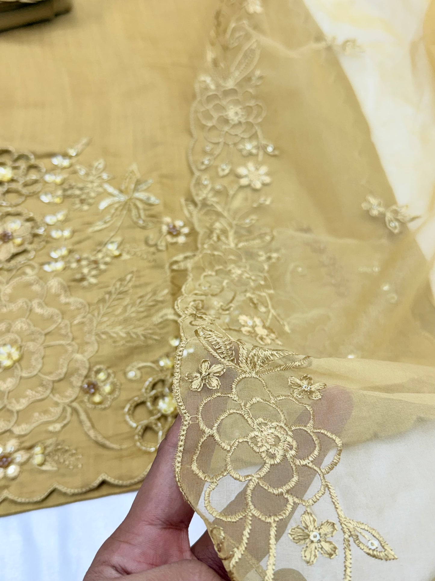 ZARQASH CUTWORK EMBROIDERY SUIT Q