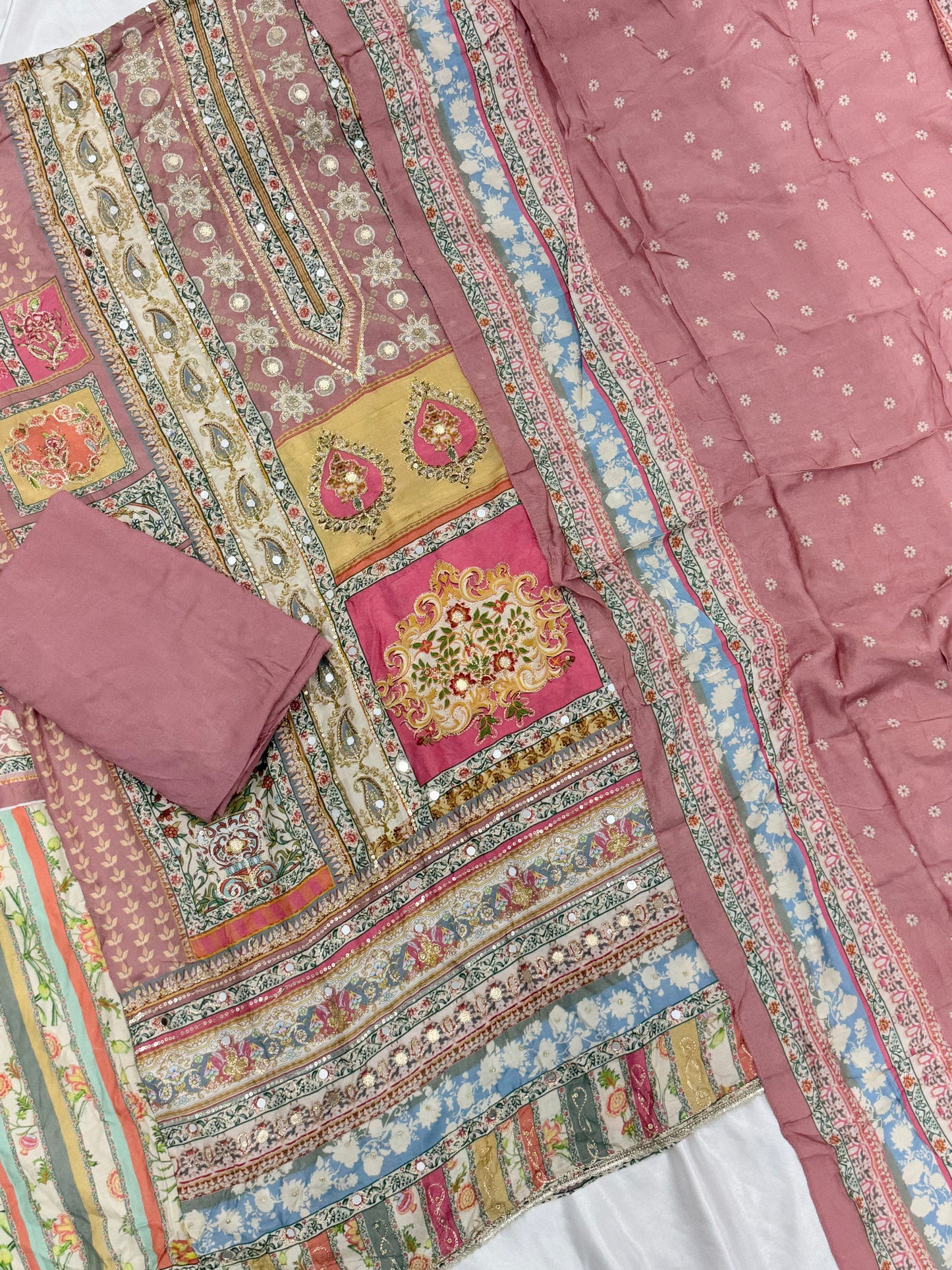 MUSLIN EMBROIDERY SUIT 111 Q