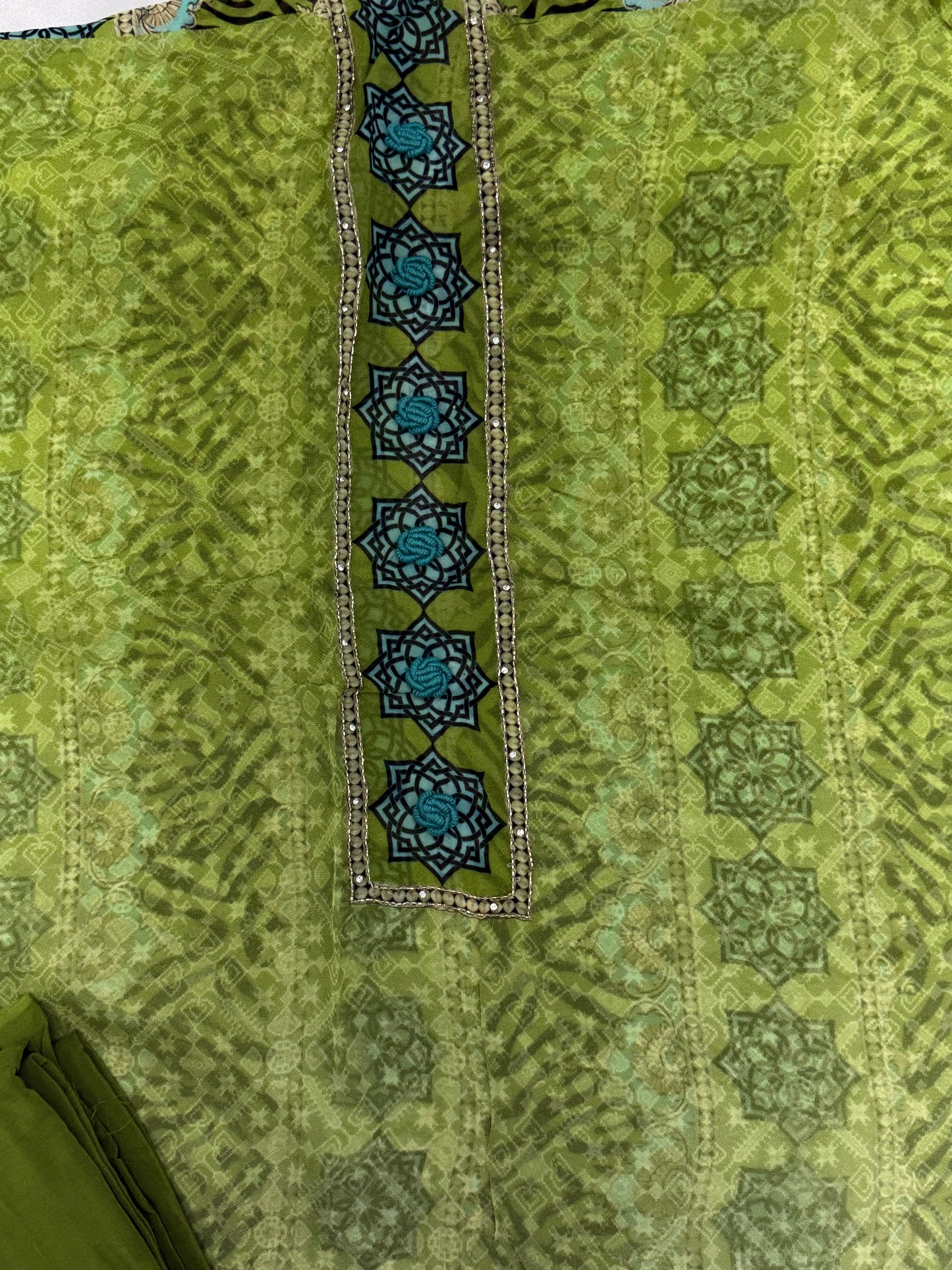 PURE CREPE EMBROIDERY SUIT Q