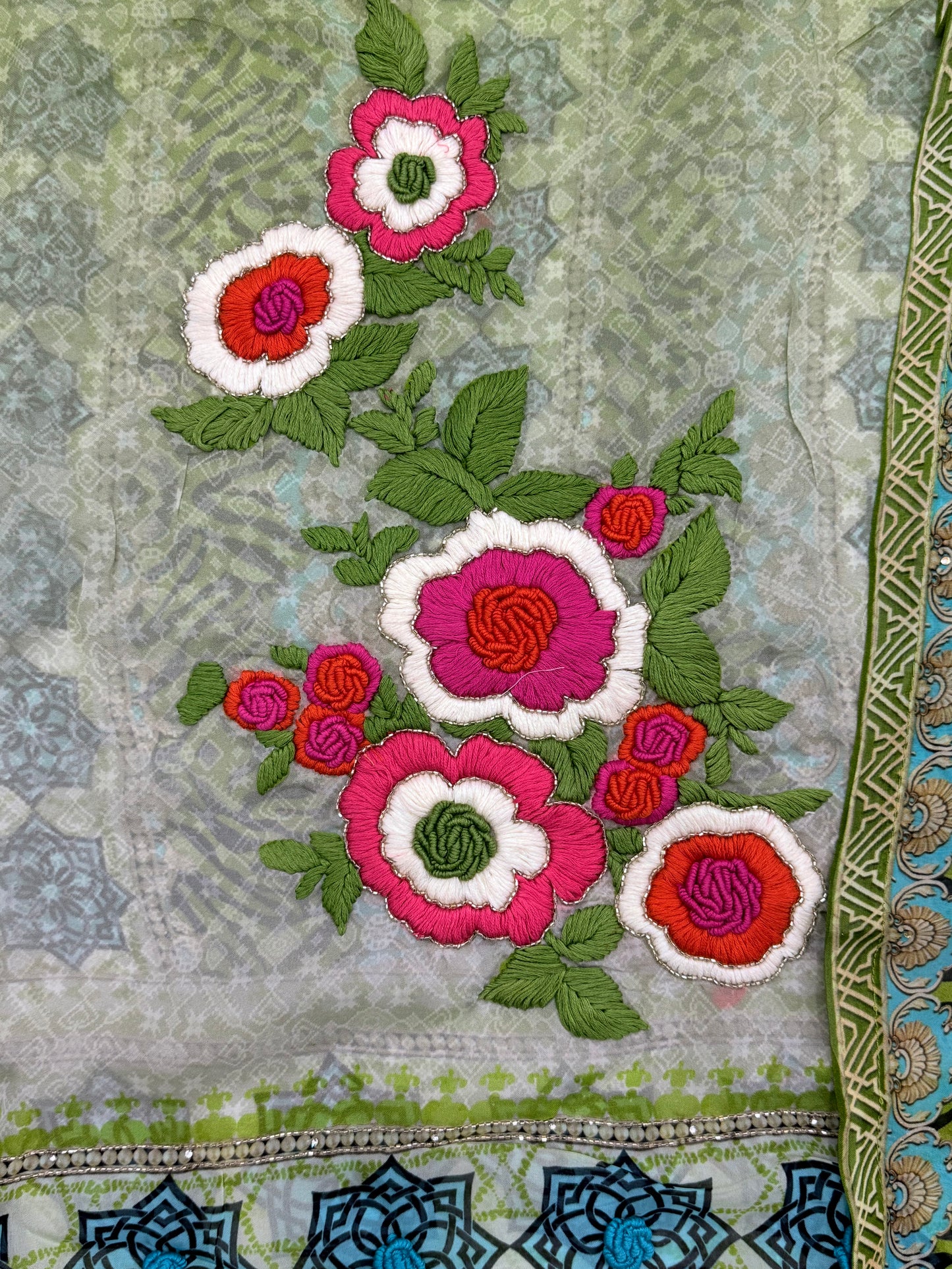 PURE CREPE EMBROIDERY SUIT Q