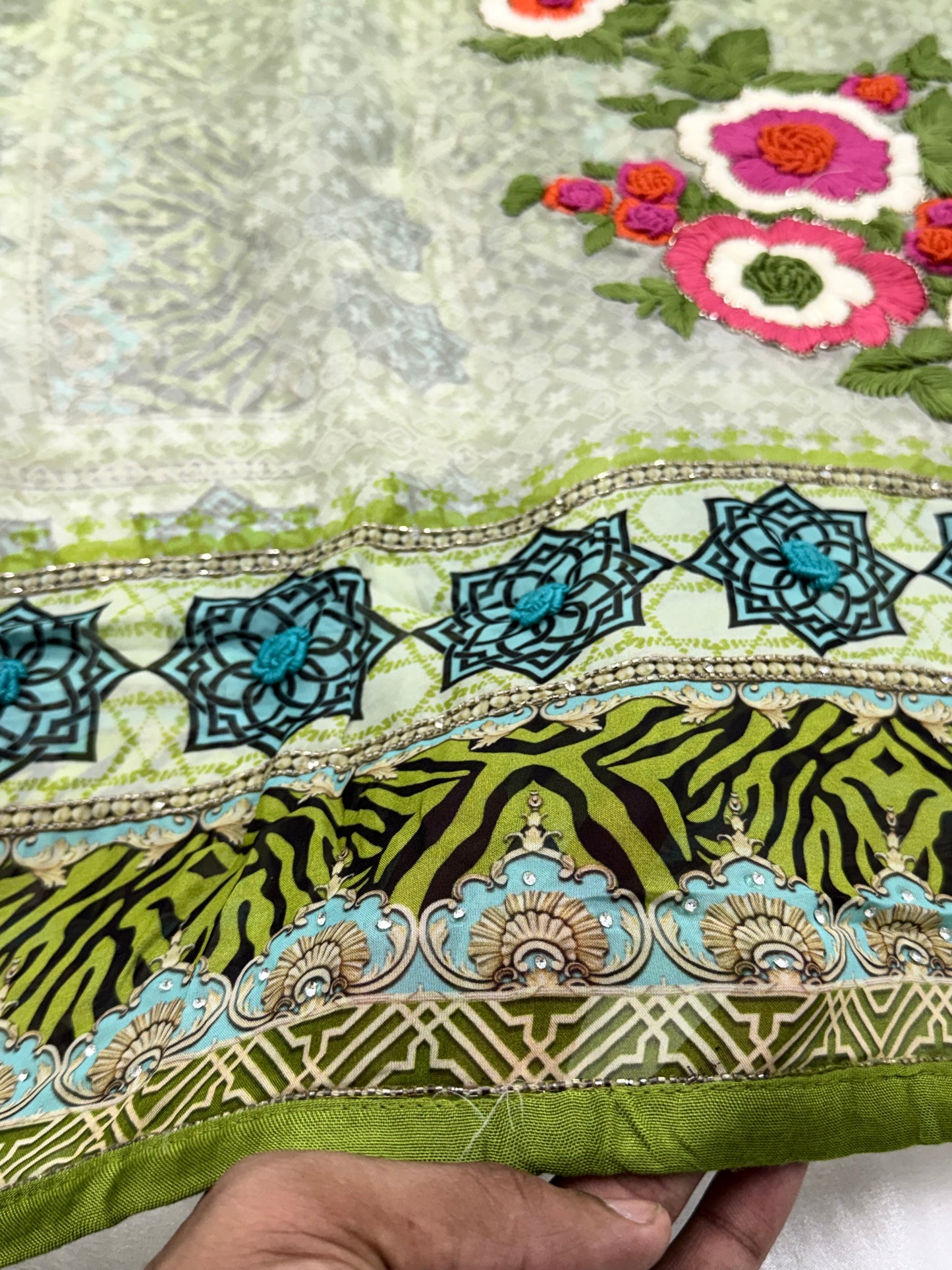 PURE CREPE EMBROIDERY SUIT Q