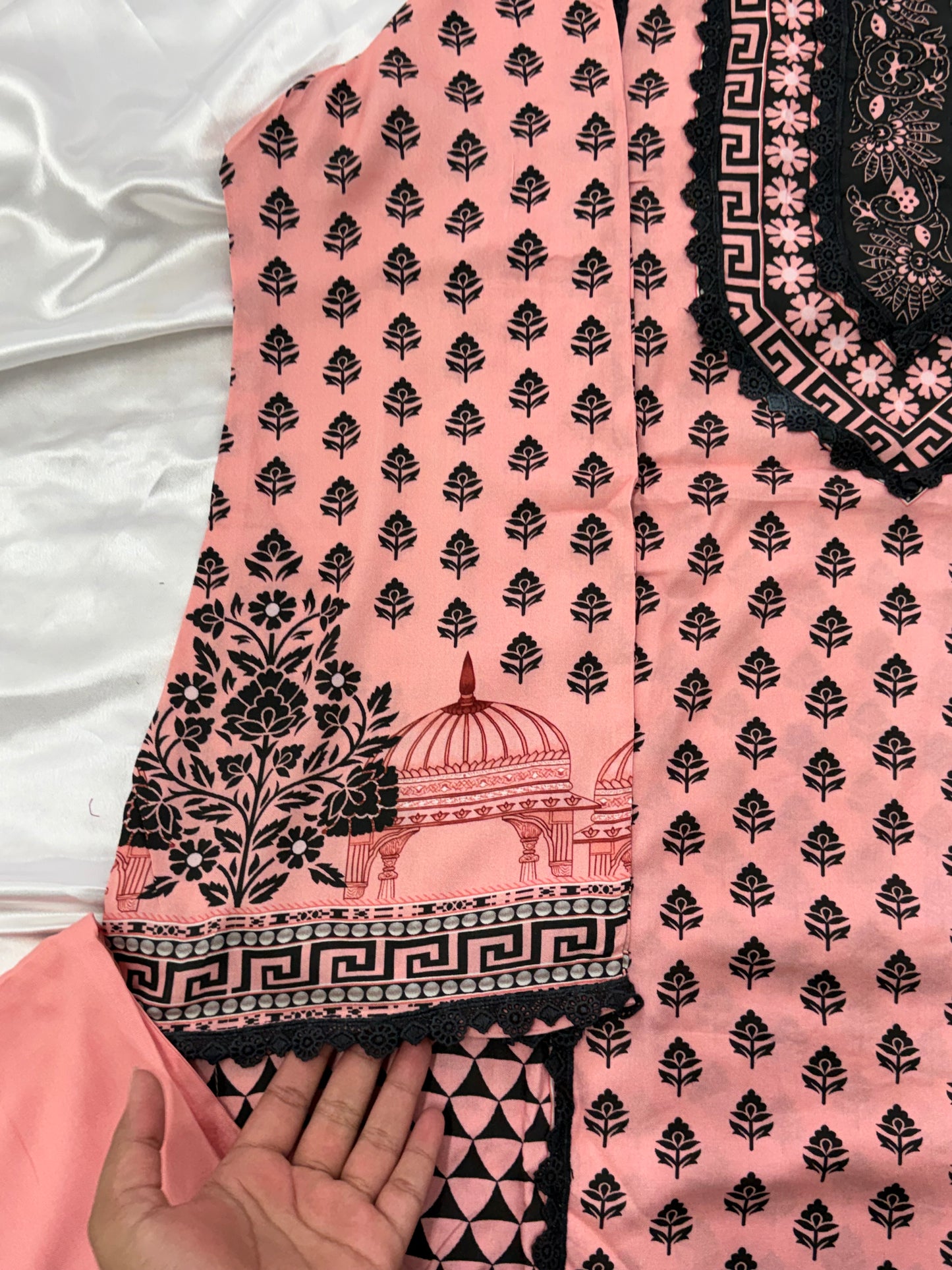 CS LAWN READYMADE SUIT Q