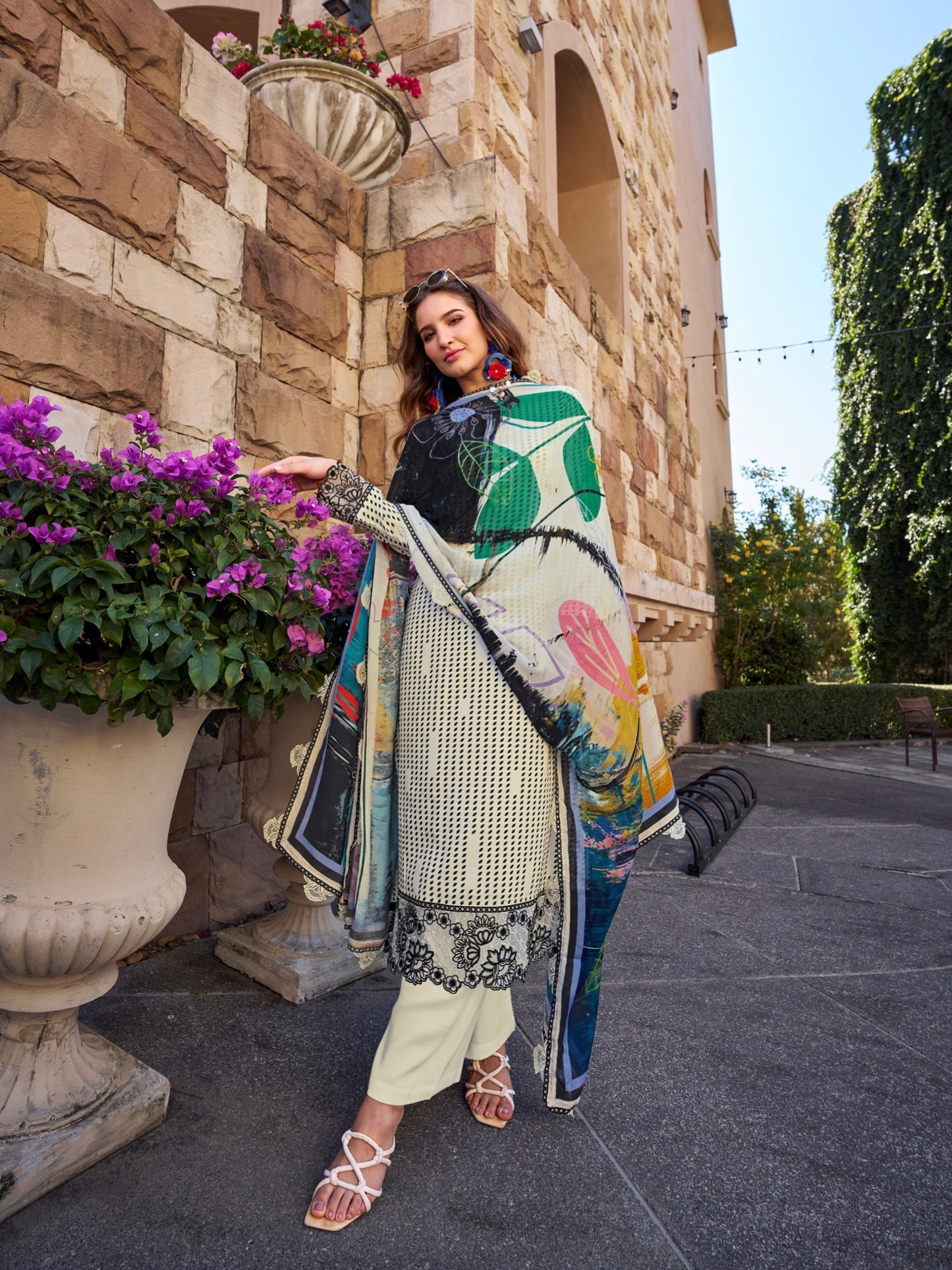 OFF WHITE MAHAM SOFT COTTON EMBROIDER SUIT Q