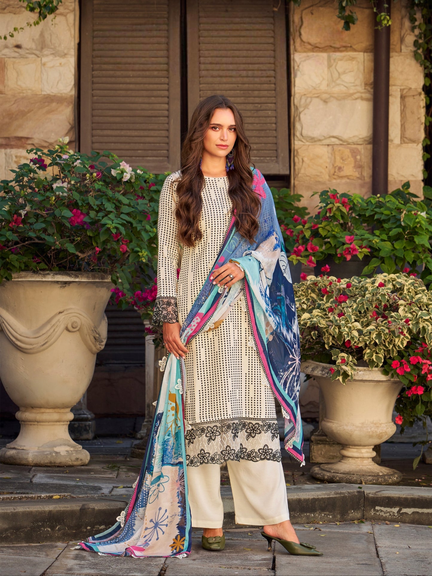 OFF WHITE MAHAM SOFT COTTON EMBROIDER SUIT Q