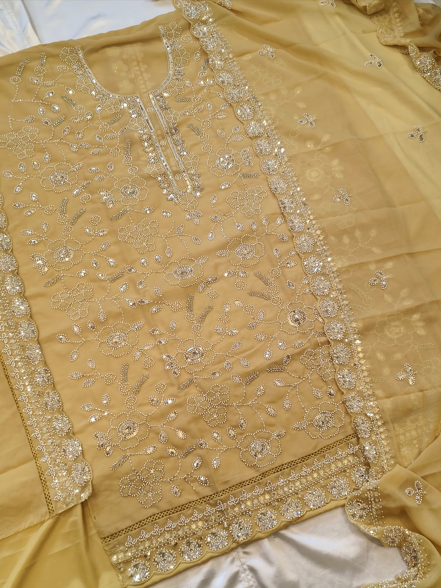 GEORGETTE CUTDANA HANDWORK SUIT