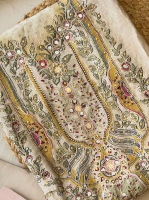OFF-WHITE PURE MUSLIN EMBROIDERY SUIT 137 Q