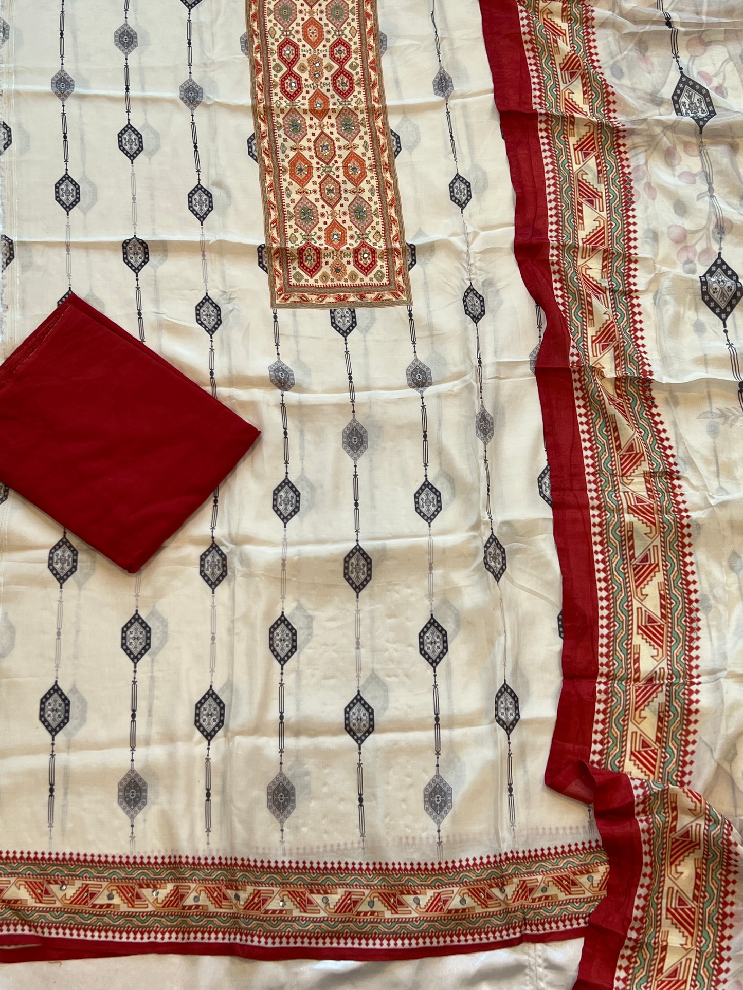 KAIRA MUSLIN HAND WORK EMBROIDERY SUIT 1 Q