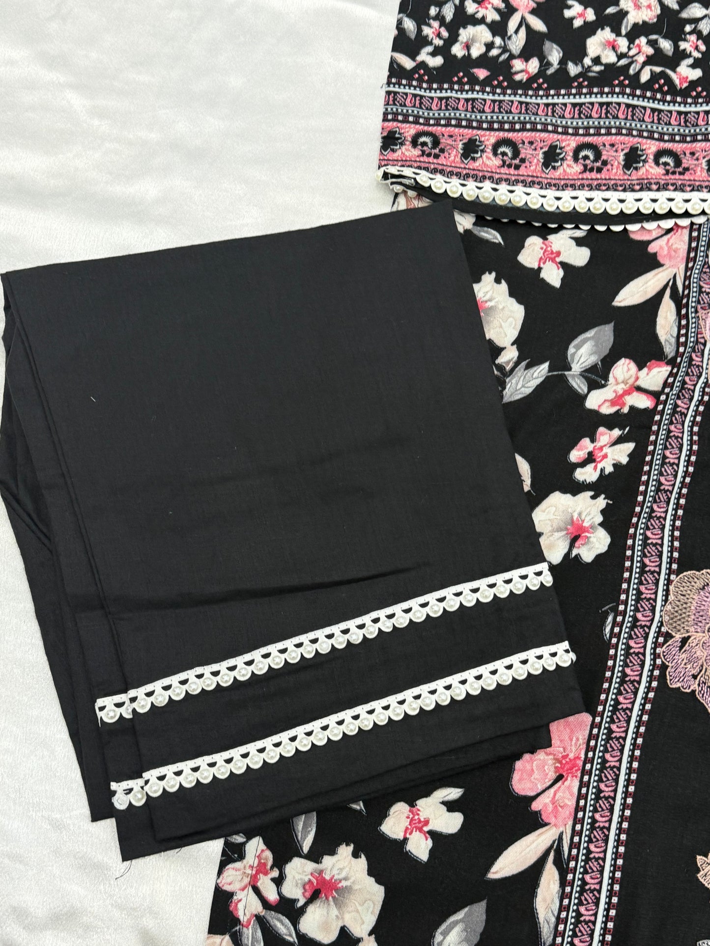BLACK CASHMERE LAWN READYMADE SUIT 1 Q